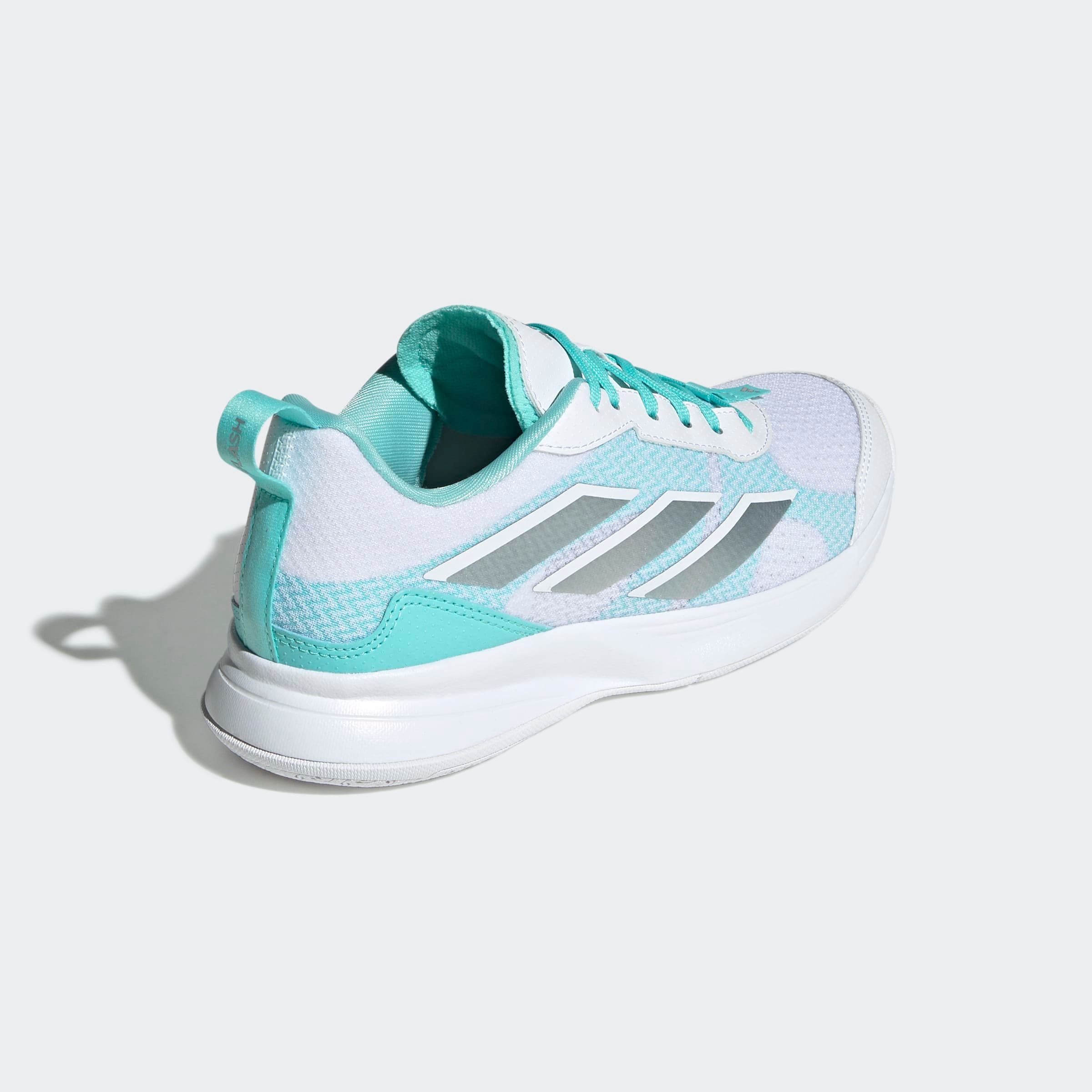 adidas Performance Tennisschuh »AVAFLASH LOW«, geeignet für Hartplatz und Sandplatz