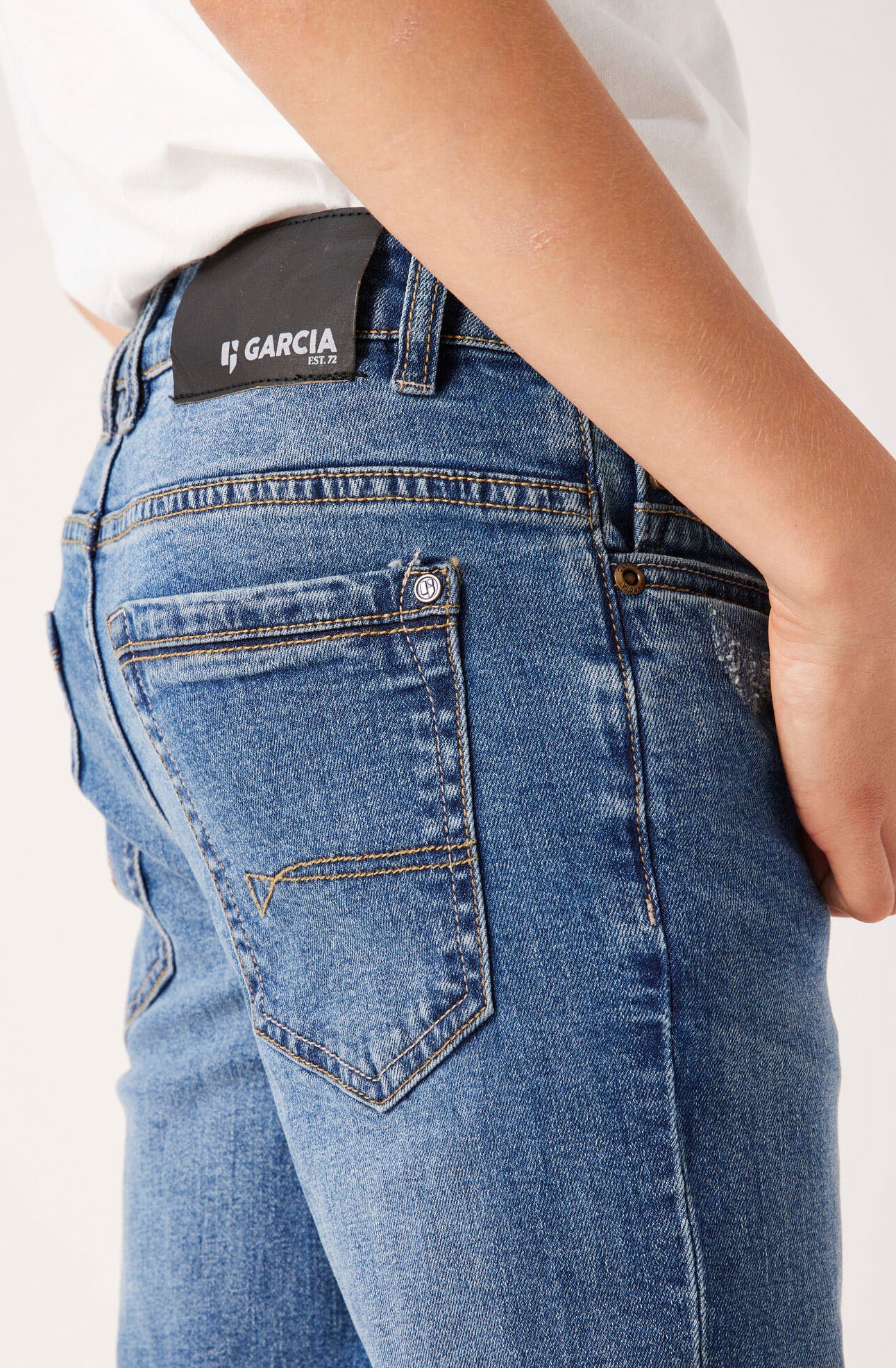 Garcia mit Knie, 5-Pocket-Jeans »Lazlo«, am for ♕ BOYS Destroyed-Detail bei