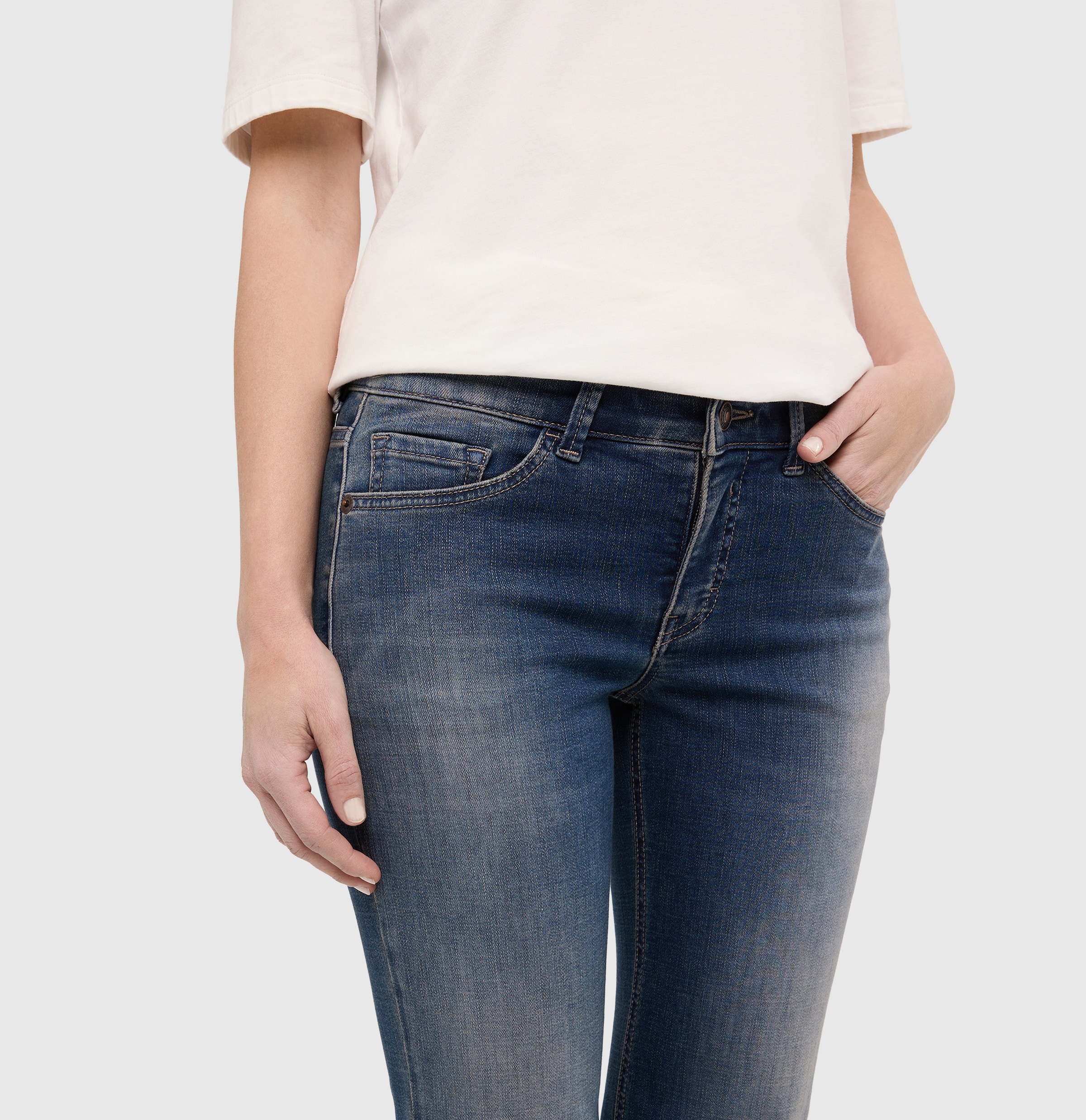 MAC Slim-fit-Jeans »CARRIE straight« Atmungsaktiver Ganzjahres-Denim