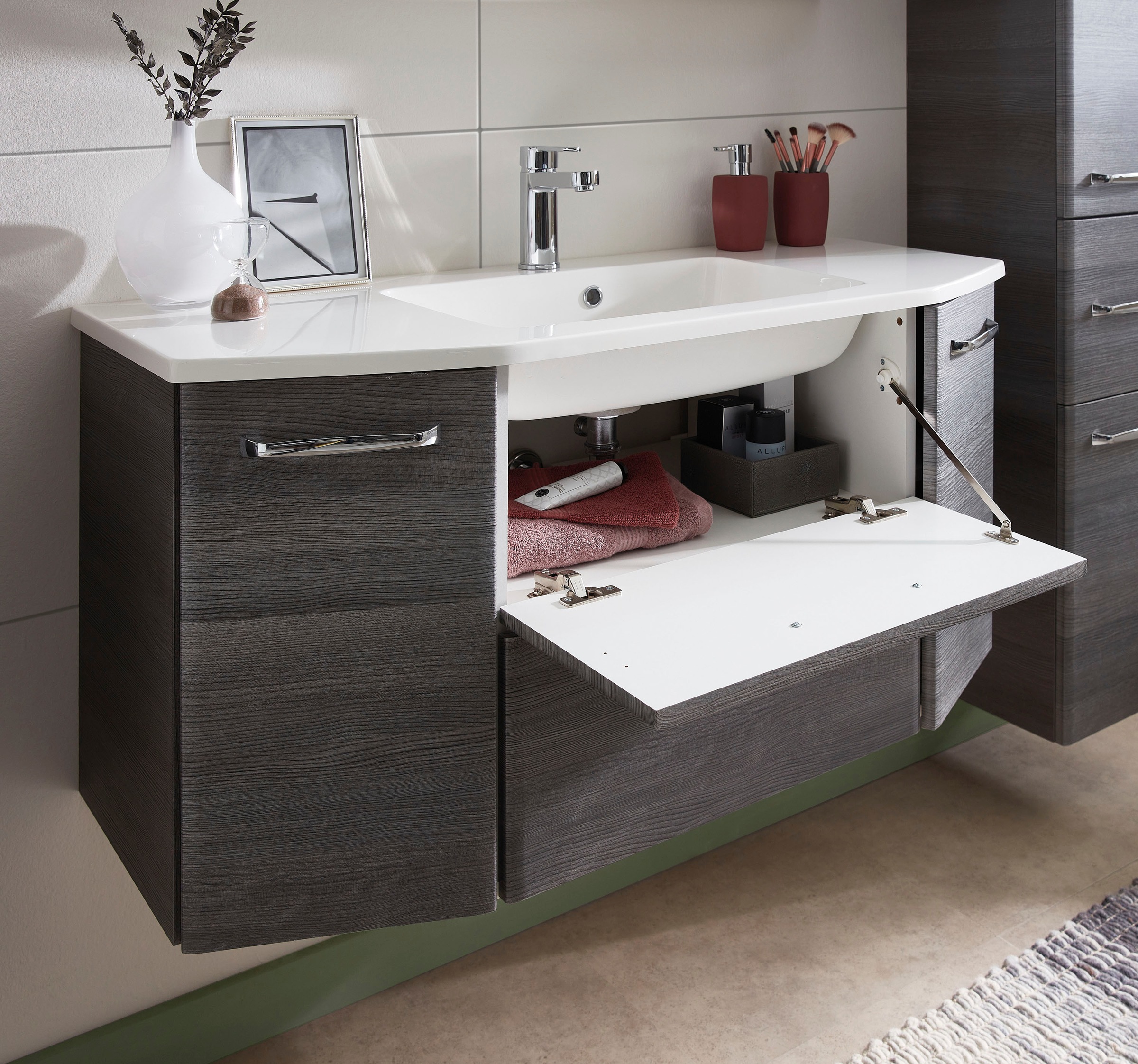 Saphir Waschtisch »Quickset Waschplatz, Mineralmarmor-Waschtisch, 112 cm breit, 2 Türen«, Unterschrank mit Waschbecken, inkl. Türdämpfer, Griffe Chrom Glanz