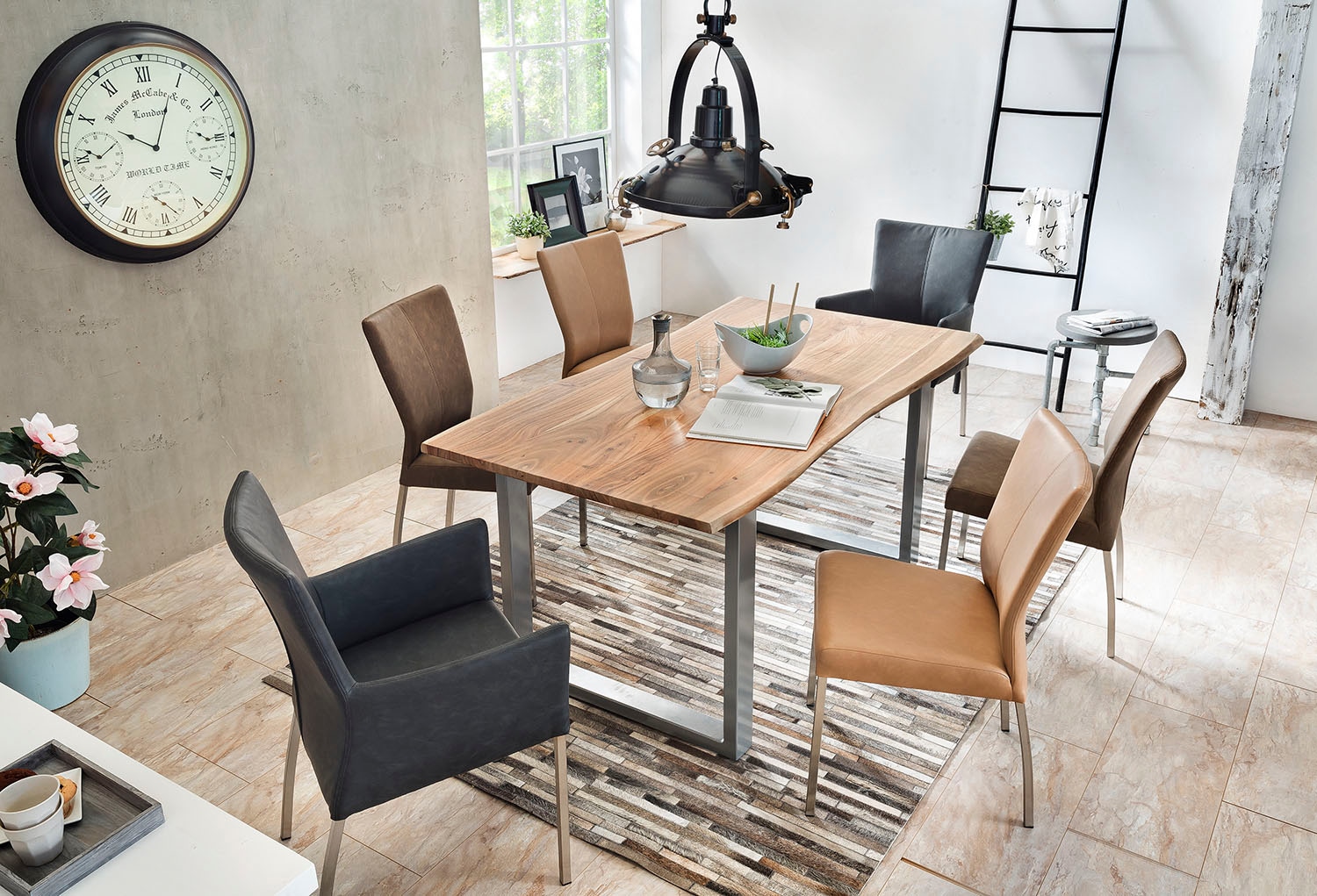 SIT Baumkantentisch mit Baumkante wie gewachsen