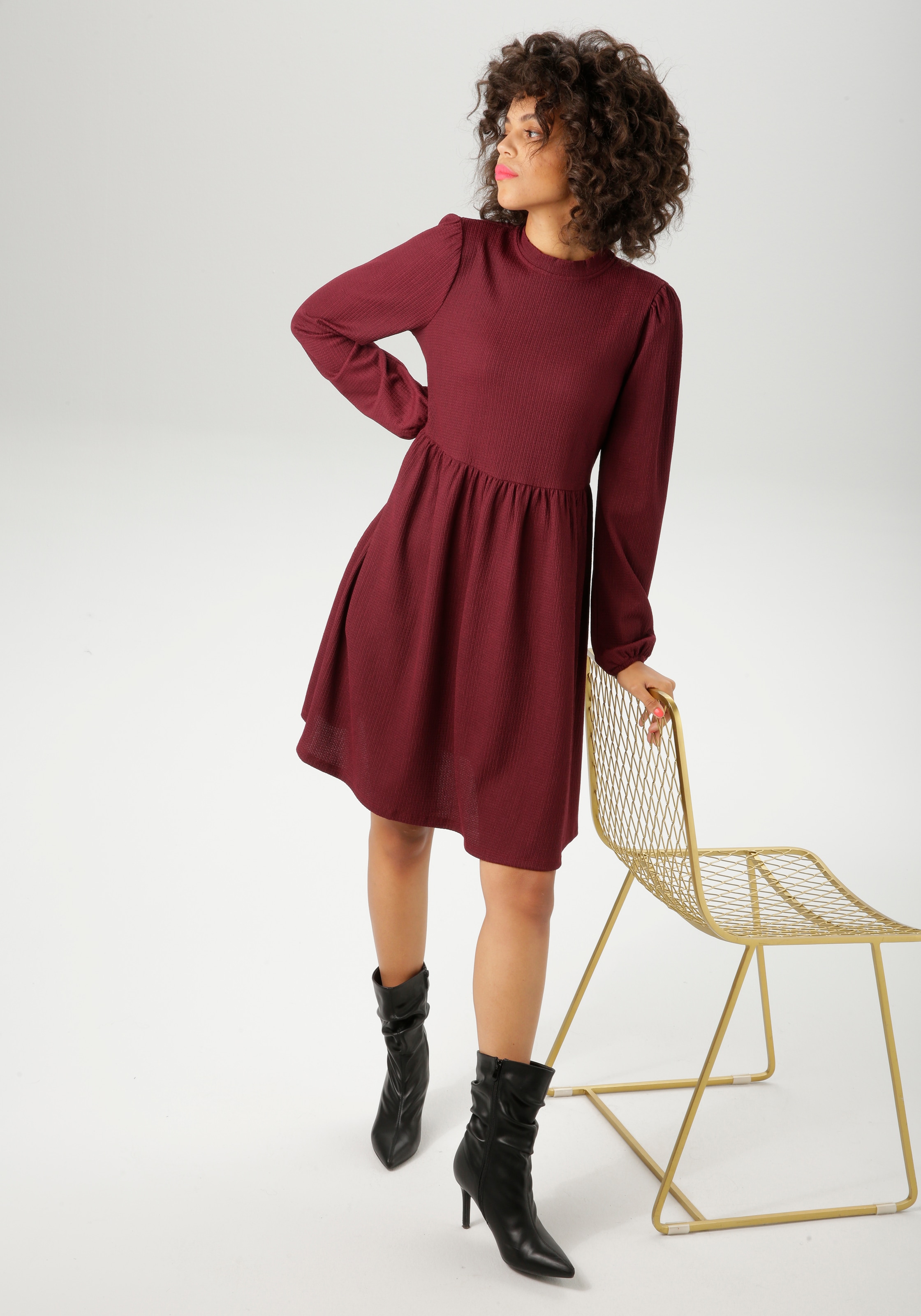 Aniston CASUAL Jerseykleid aus strukturierter, elastischer Crepé-Qualität