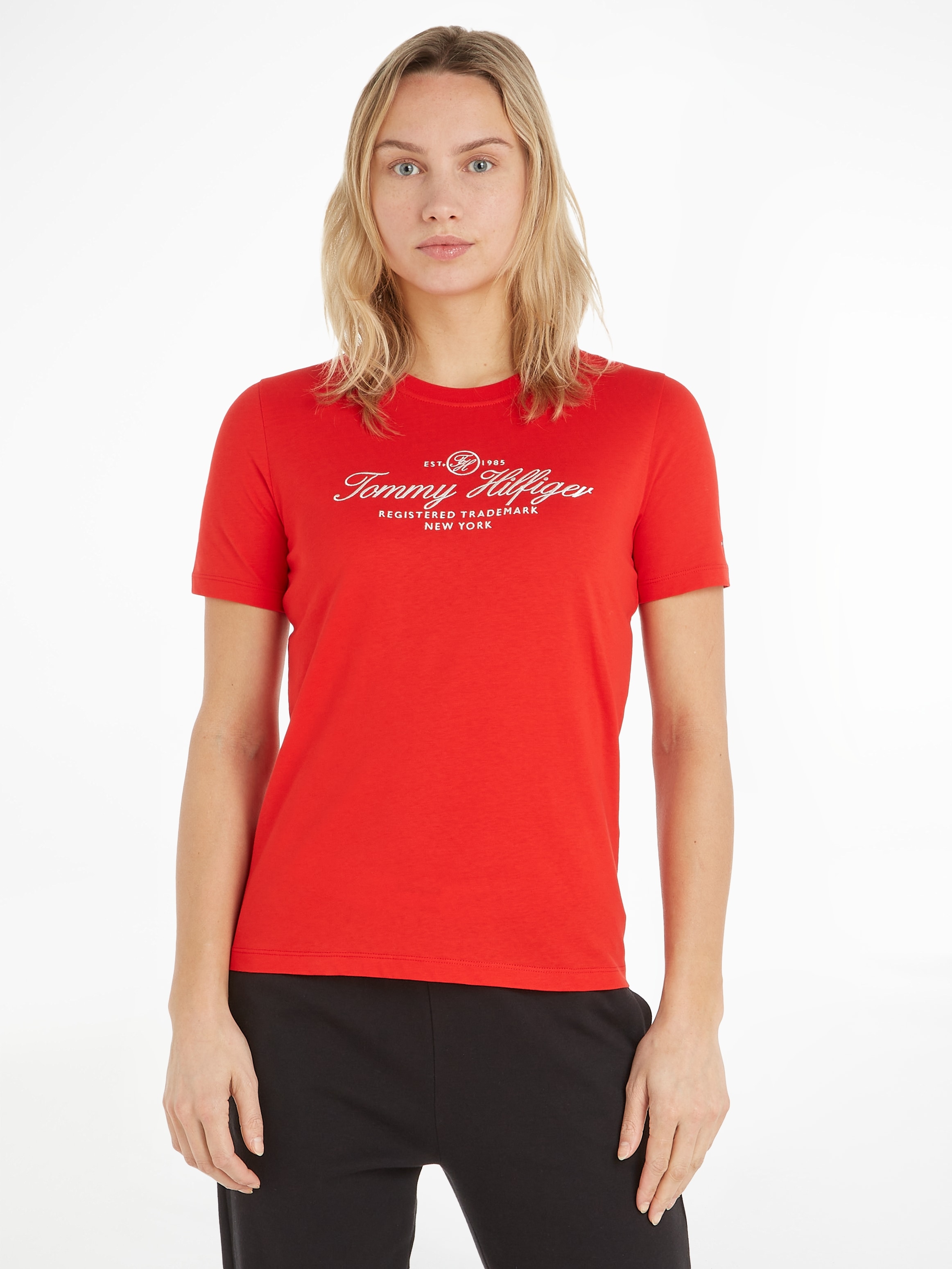 T-Shirt bei SCRIPT Hilfiger HILFIGER Ärmelabschluss mit dezentem Markenlabel ♕ dem Tommy »REG C-NK auf SS«,
