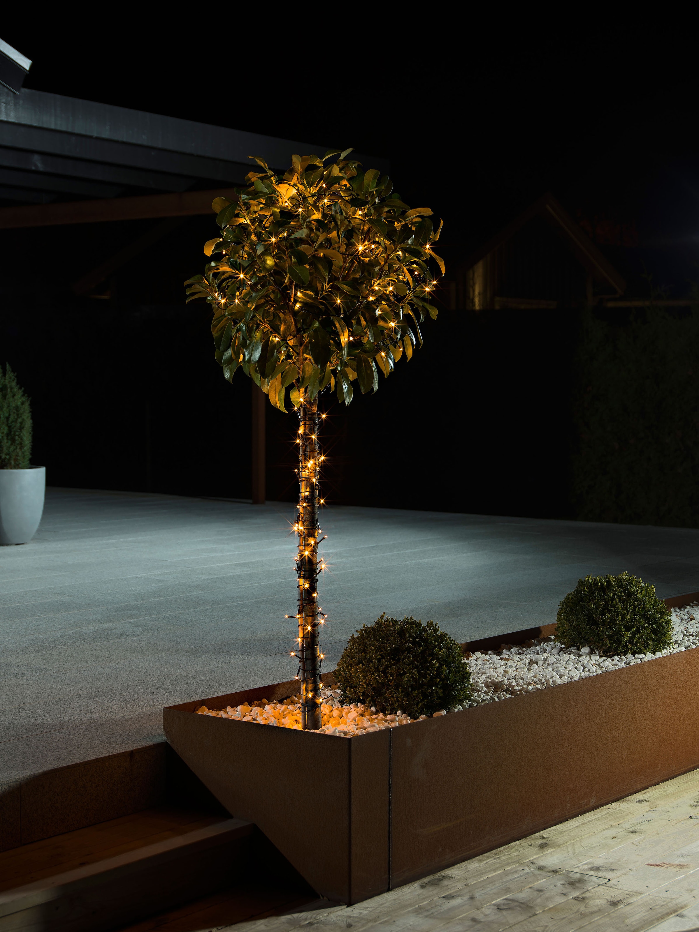KONSTSMIDE LED-Lichterkette »Weihnachtsdeko aussen«, 120 St.-flammig, LED Lichterkette, mit Glimmereffekt, 120 bernsteinfarbene Dioden