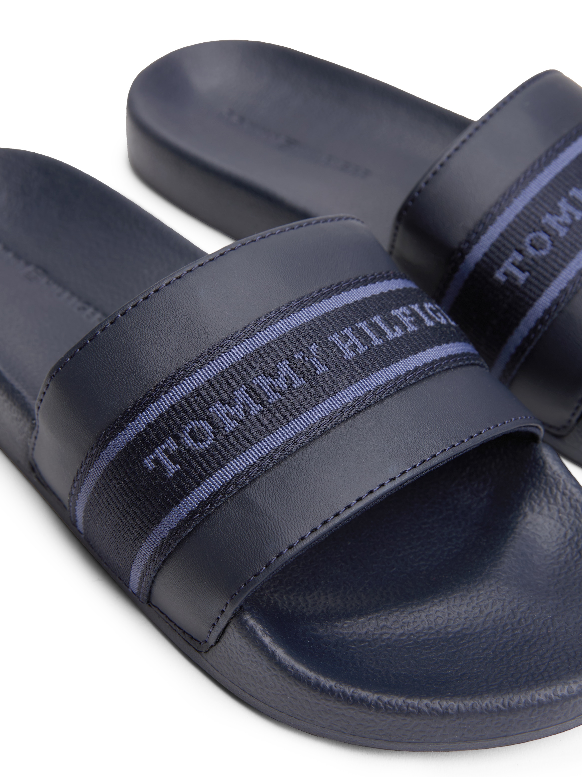 Tommy Hilfiger Pantolette »HILFIGER POOLSIDE WITH WEBBING«, Plateau, Sommermode, Bequemschuh, Flats mit Textilband