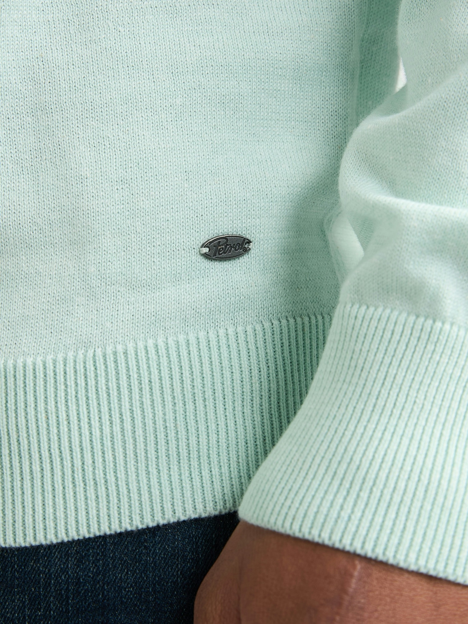 Petrol Industries V-Ausschnitt-Pullover »V-Neck Basi« Materialmix mit Baumwollanteil