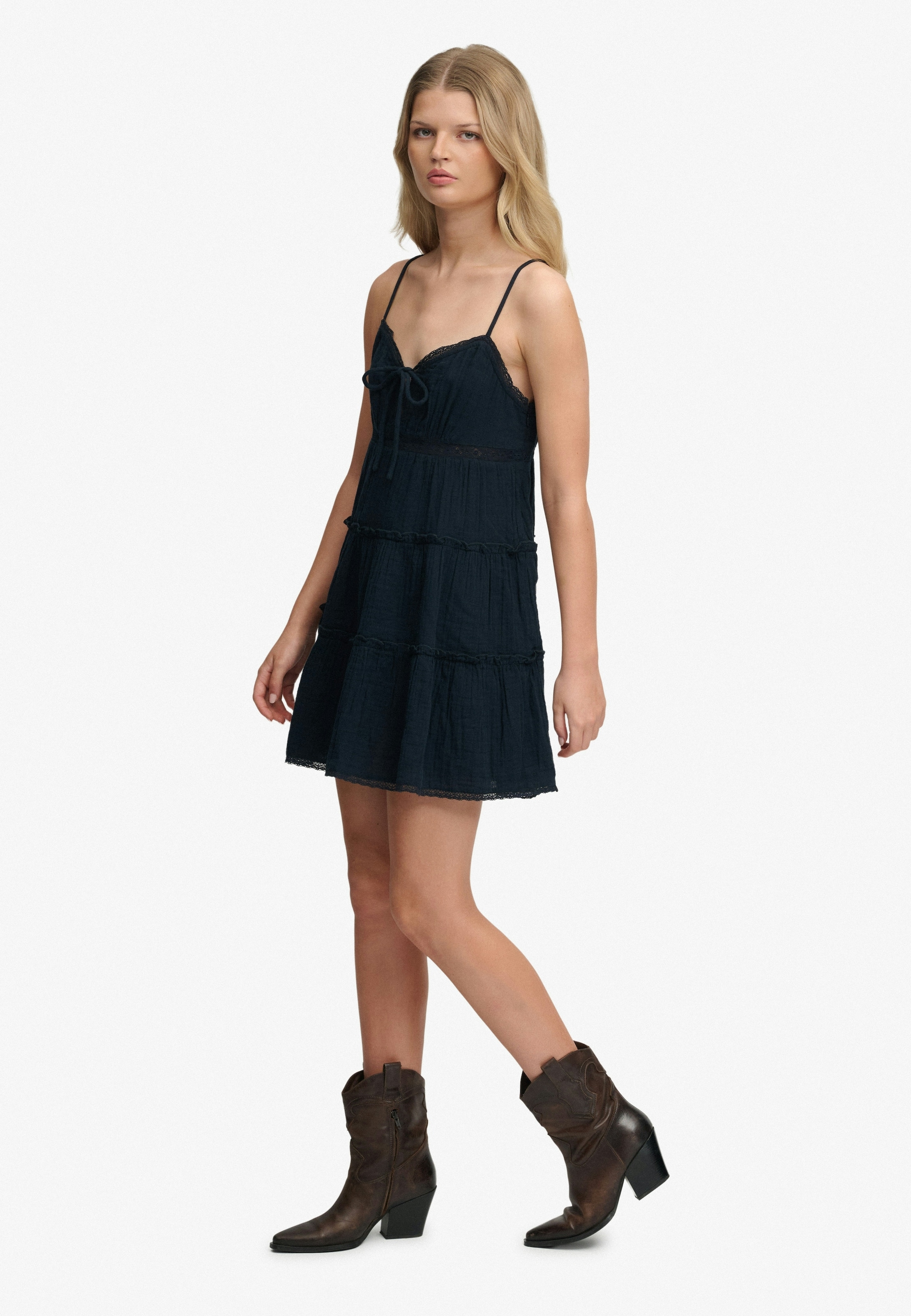 Superdry Sommerkleid »CHEESECLOTH TIERED MINI DRESS« aus Baumwolle, Relaxed Fit, ohne Ärmel, pflegeleichtes Webmaterial