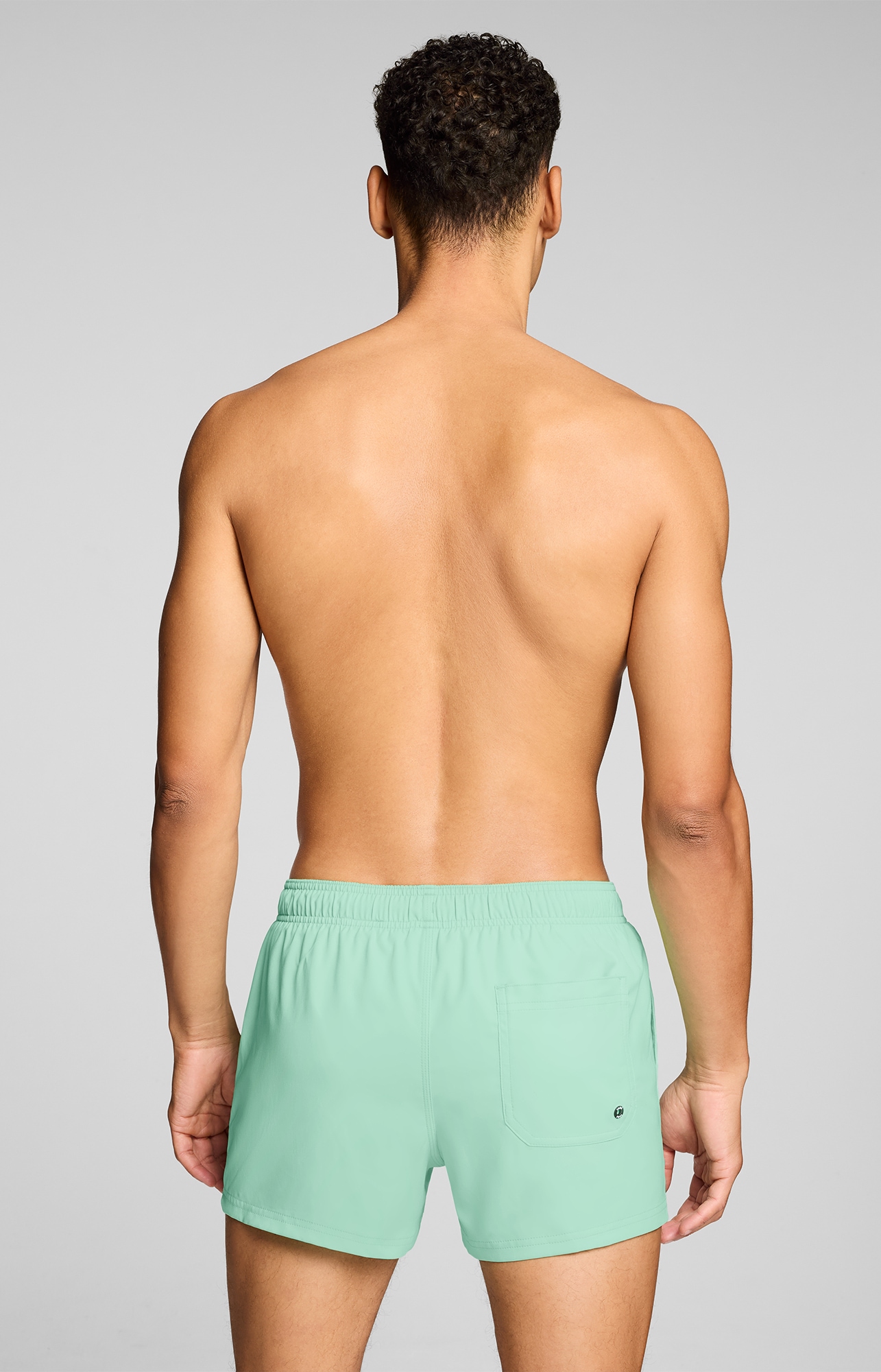 PUMA Badeshorts »PUMA SWIM MEN SHORT LENGTH SWIM SHORTS« mit seitlichen Eingriff-Taschen,   Gesäßtasche mit Klettverschluss