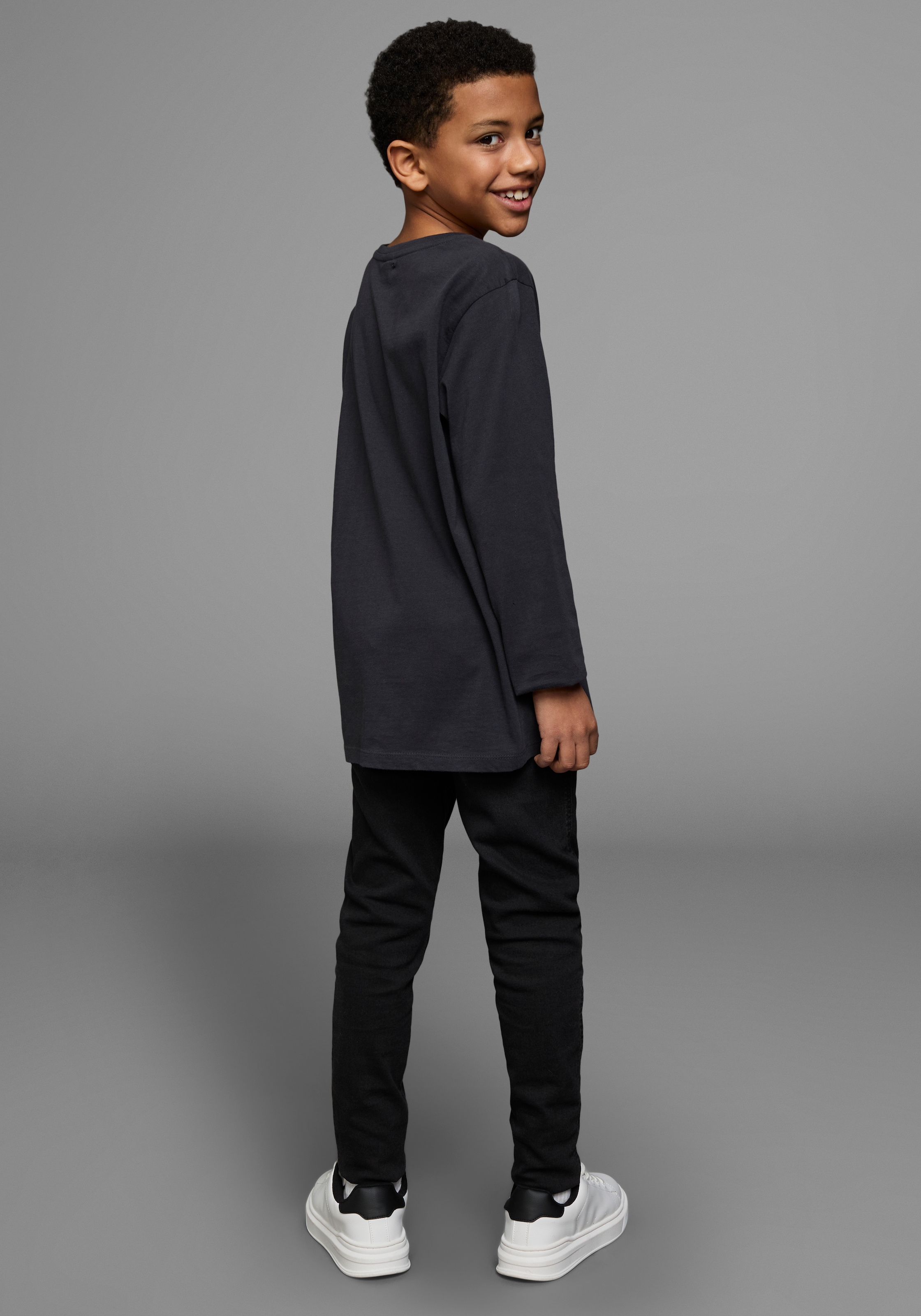 KIDSWORLD Langarmshirt »GAMER AT WORK«, langärmlig, aus Baumwolle, aus Jerseystoff