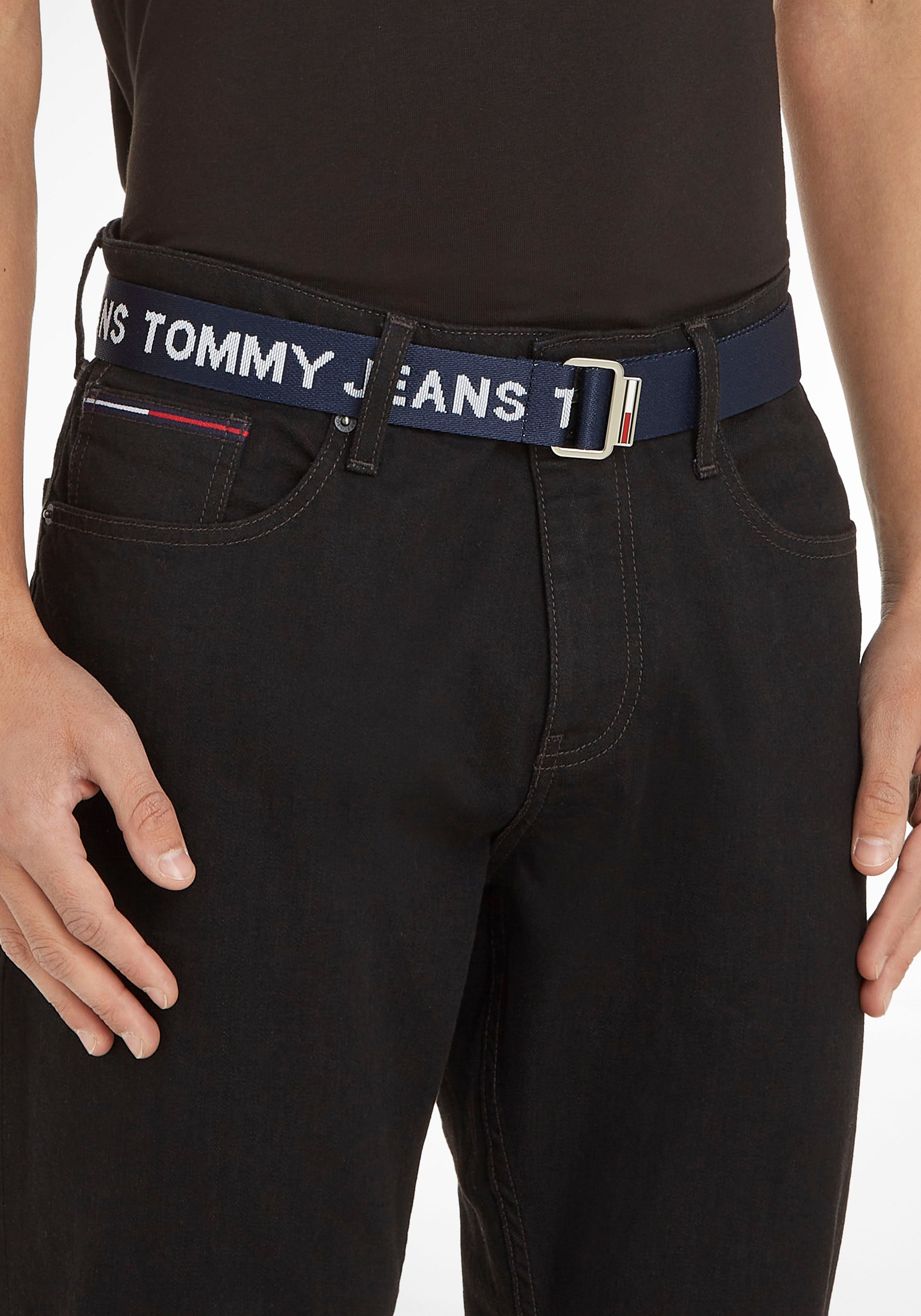 | Jeans Baxter«, Tommy Jeans durchgängigem online Tommy Schriftzug Stoffgürtel mit UNIVERSAL kaufen »TJM