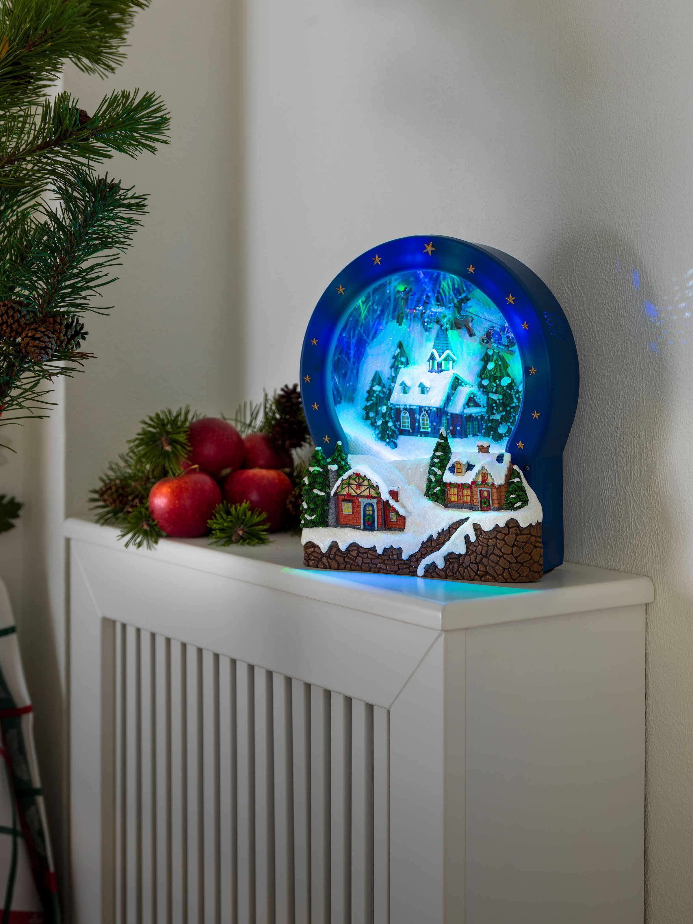KONSTSMIDE LED Dekolicht »Weihnachtsdeko«, 9 flammig, Leuchtmittel LED-Modul | LED fest integriert, Szenerie Dorf, Glas, mit Animation + 8 klassischen Weihnachtsliedern