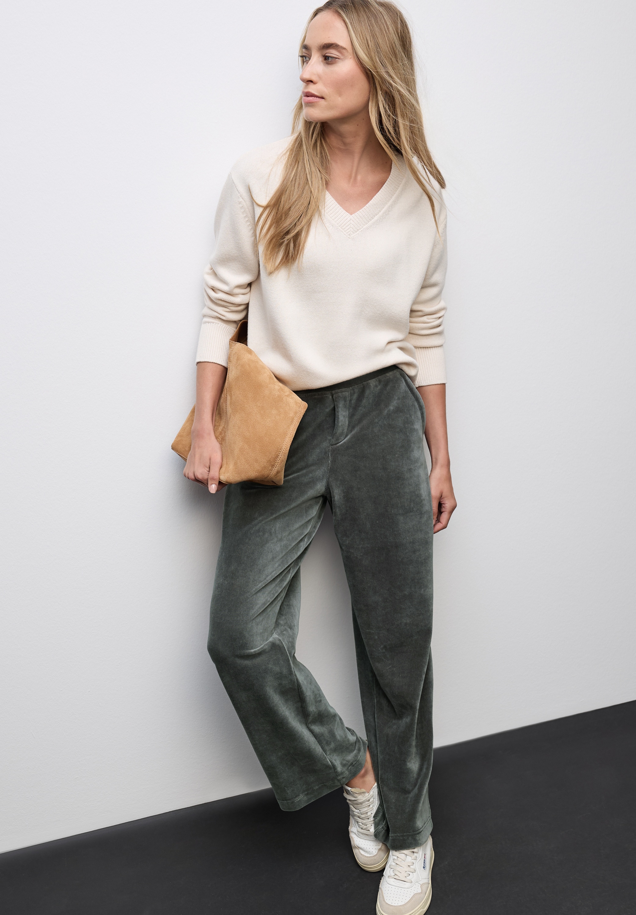 STREET ONE Cordhose  mit Stretch und seitliche Taschen