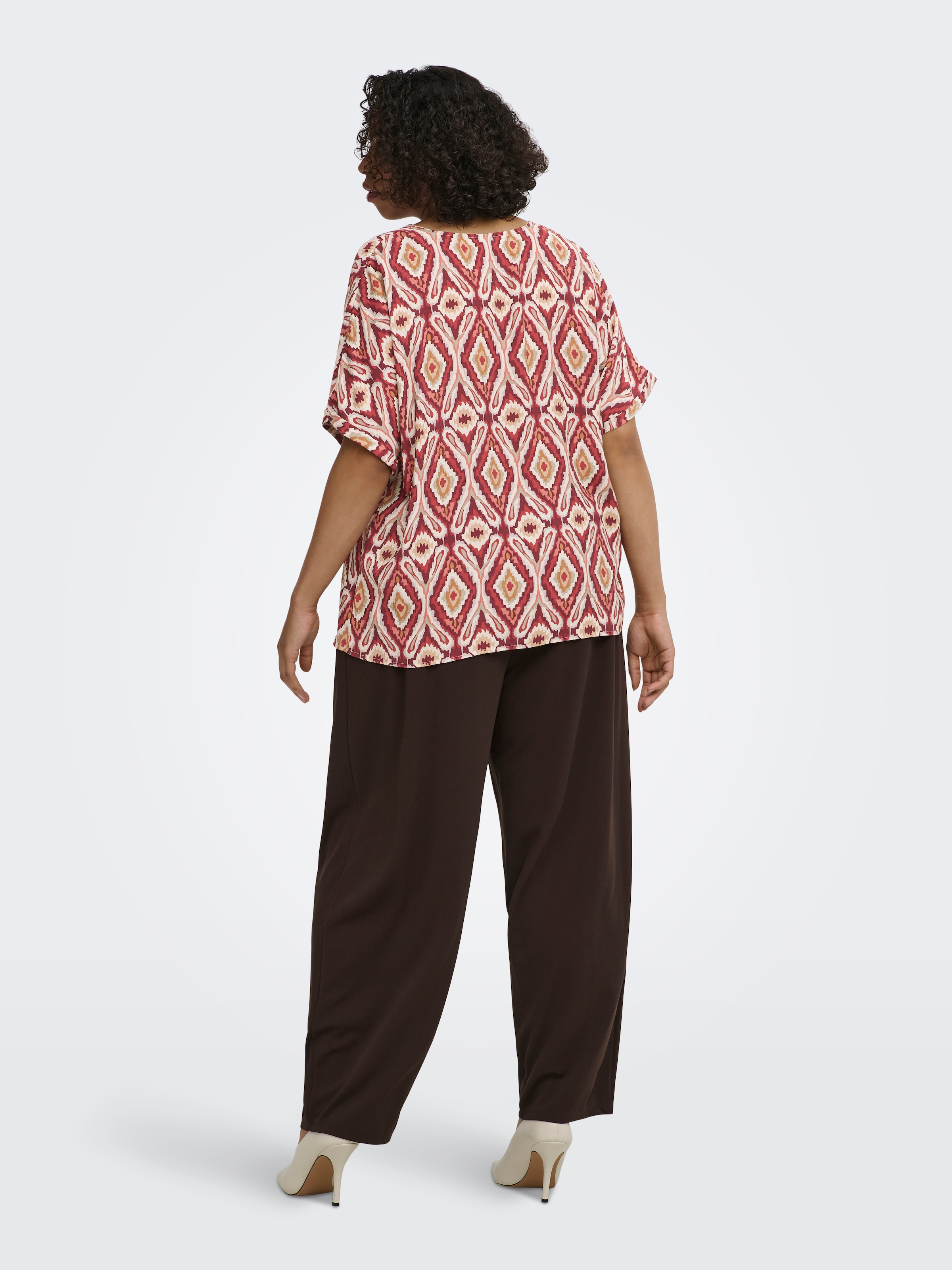 ONLY CARMAKOMA V-Shirt »CARBELLY MIKASI SS V-NECK TOP AOP«