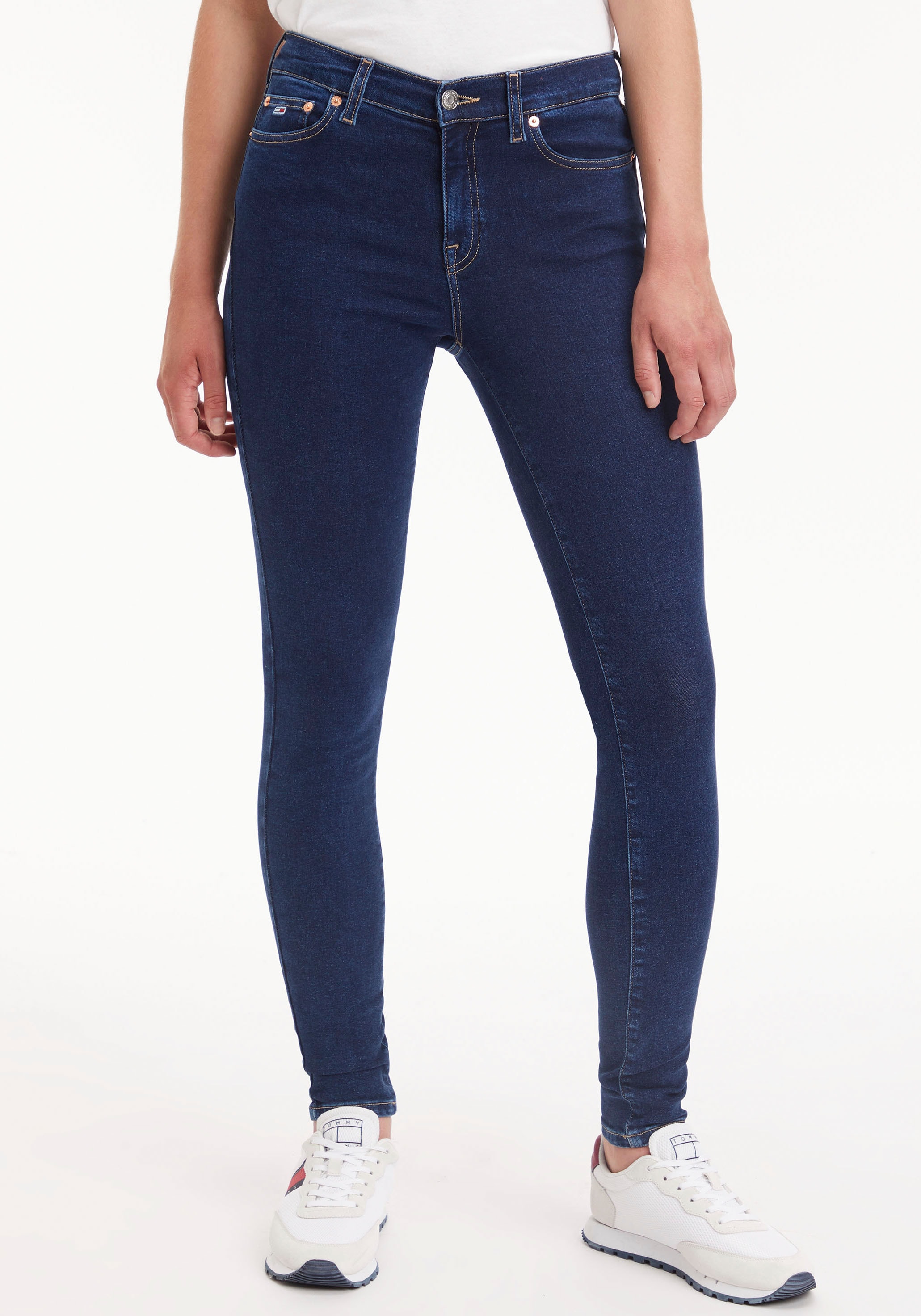 Passe Skinny-fit-Jeans ♕ bei & Label-Badge Jeans mit Tommy hinten Jeans Tommy »Nora«,