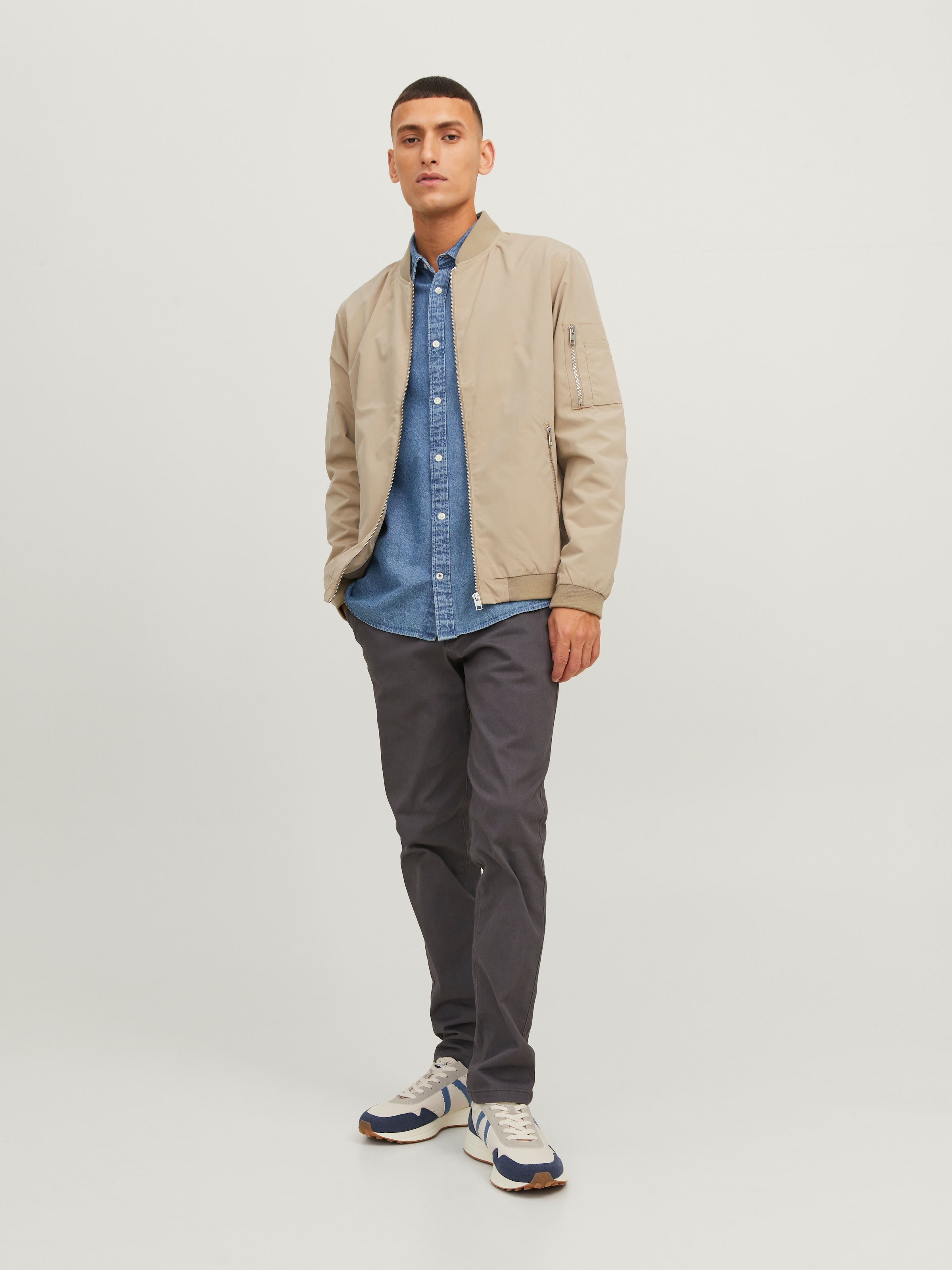 Jack & Jones Blouson »JJERUSH mit Stehkragen und Reißverschlusstaschen« ohne Kapuze unifarben, modisch, regular fit, Polyester