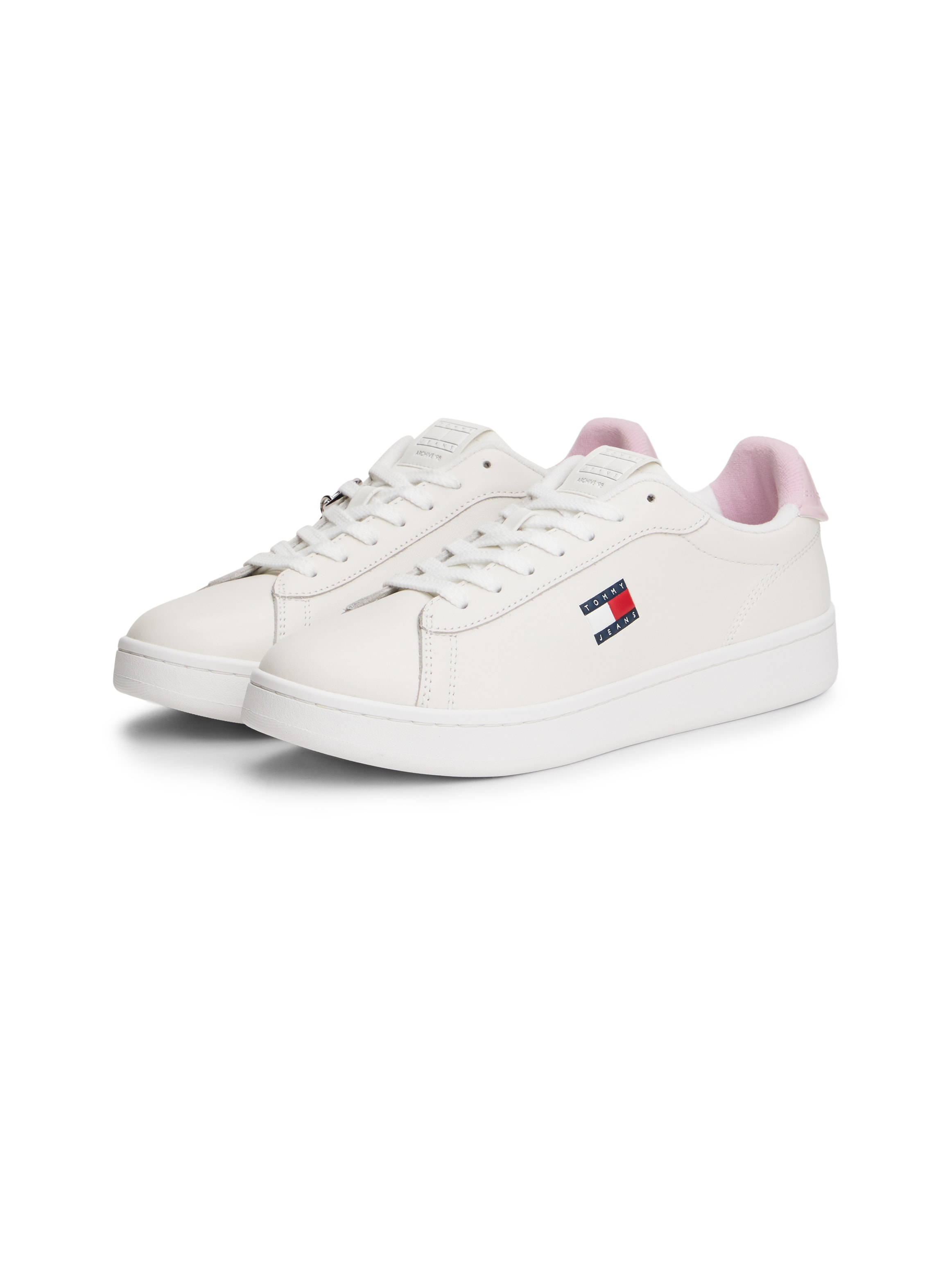 Tommy Jeans, Damen, Plateausneaker »ARCHIVE '98 VALENTINES« Freizeitschuh, Halbschuh, Schnürschuh mit Herzchen-Anhänger, weiß-rose, 42, weiß-rose, 
