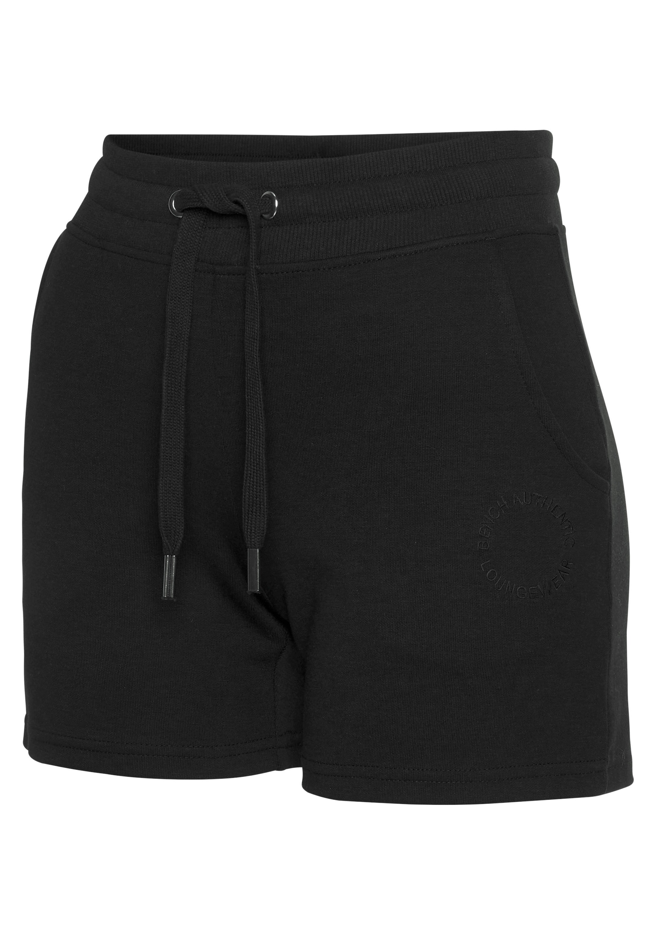 Bench. Loungewear Sweatshorts, mit Logostickerei und seitlichen Taschen, Loungewear