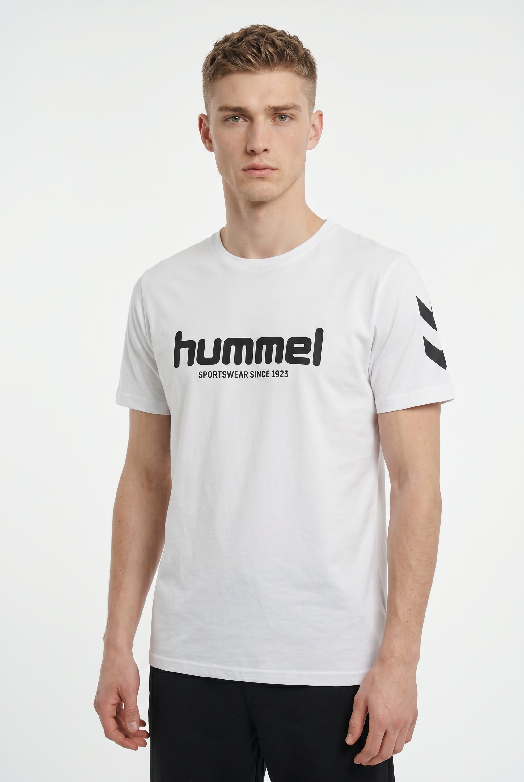 hummel T-Shirt »HMLLEGACY 2.0 T-SHIRT S/S« kurze Ärmel, für sportliche Aktivitäten, aus Baumwolle