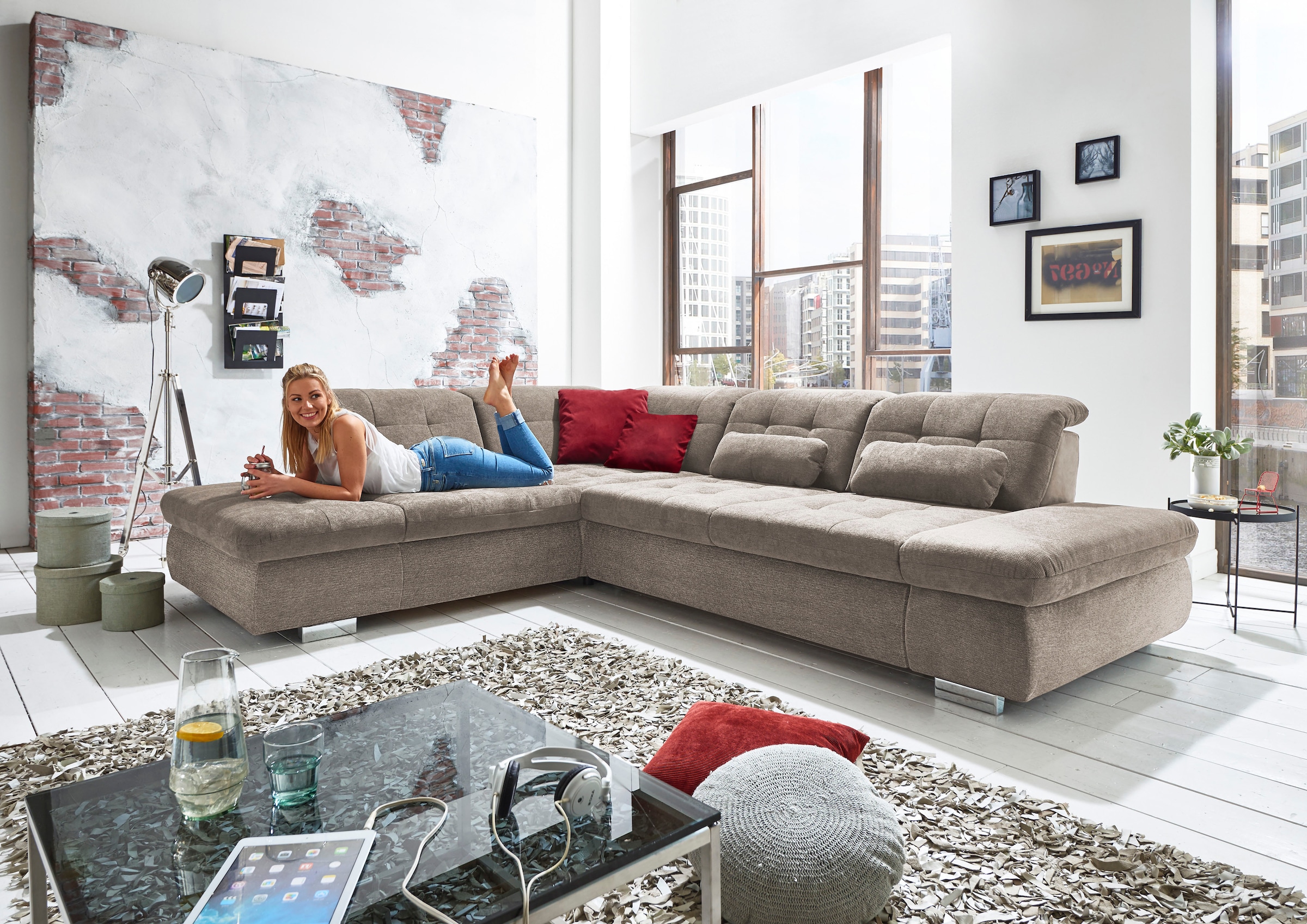 Die PlanBar Ecksofa »MP-IN17004 L-Form, Breite 323 cm, mit Federkern-Polsterung« inkl. Sitztiefenverstellung, wahlweise weitere Funktionen