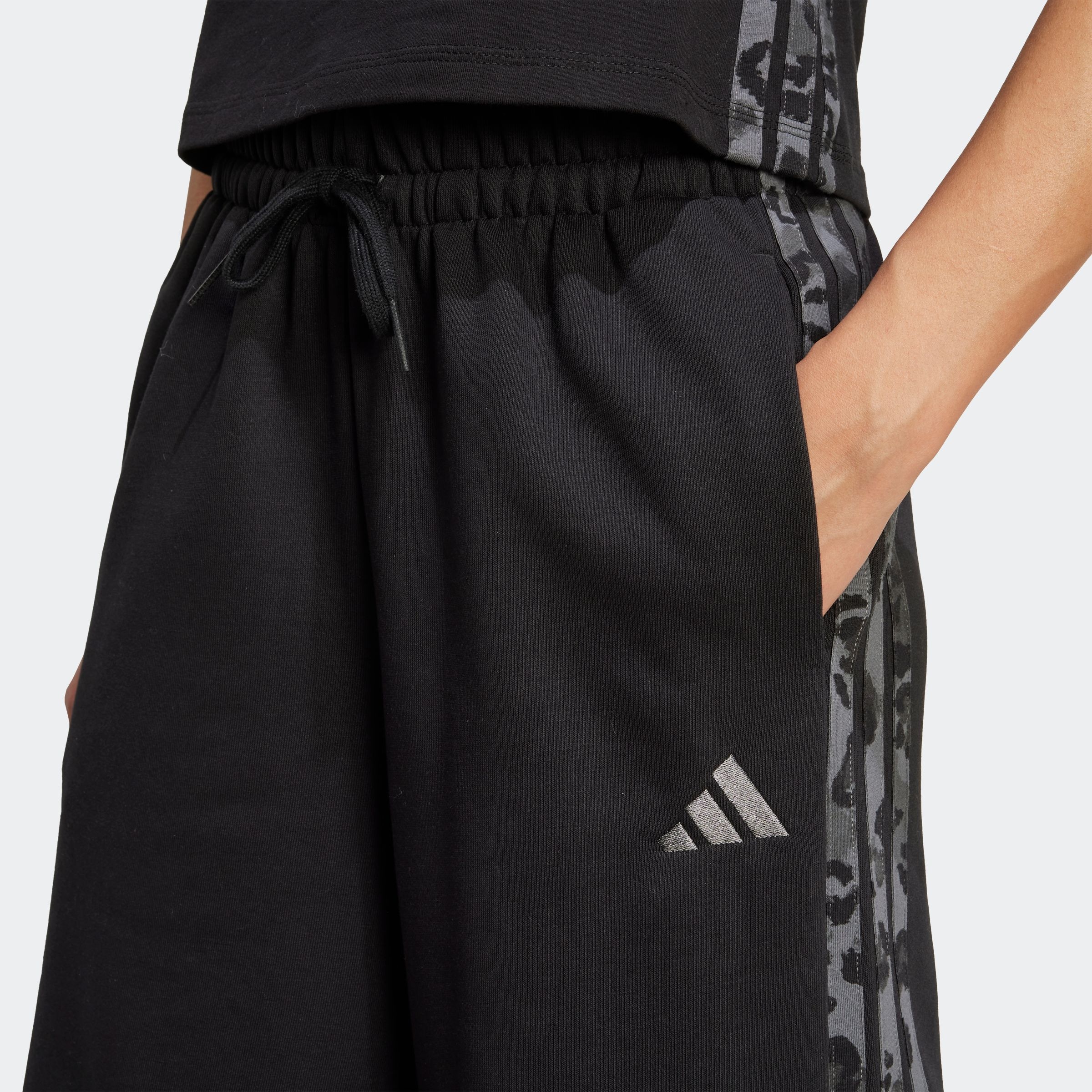 adidas Sportswear Sporthose »W AOP FT PT«, (1 tlg.)