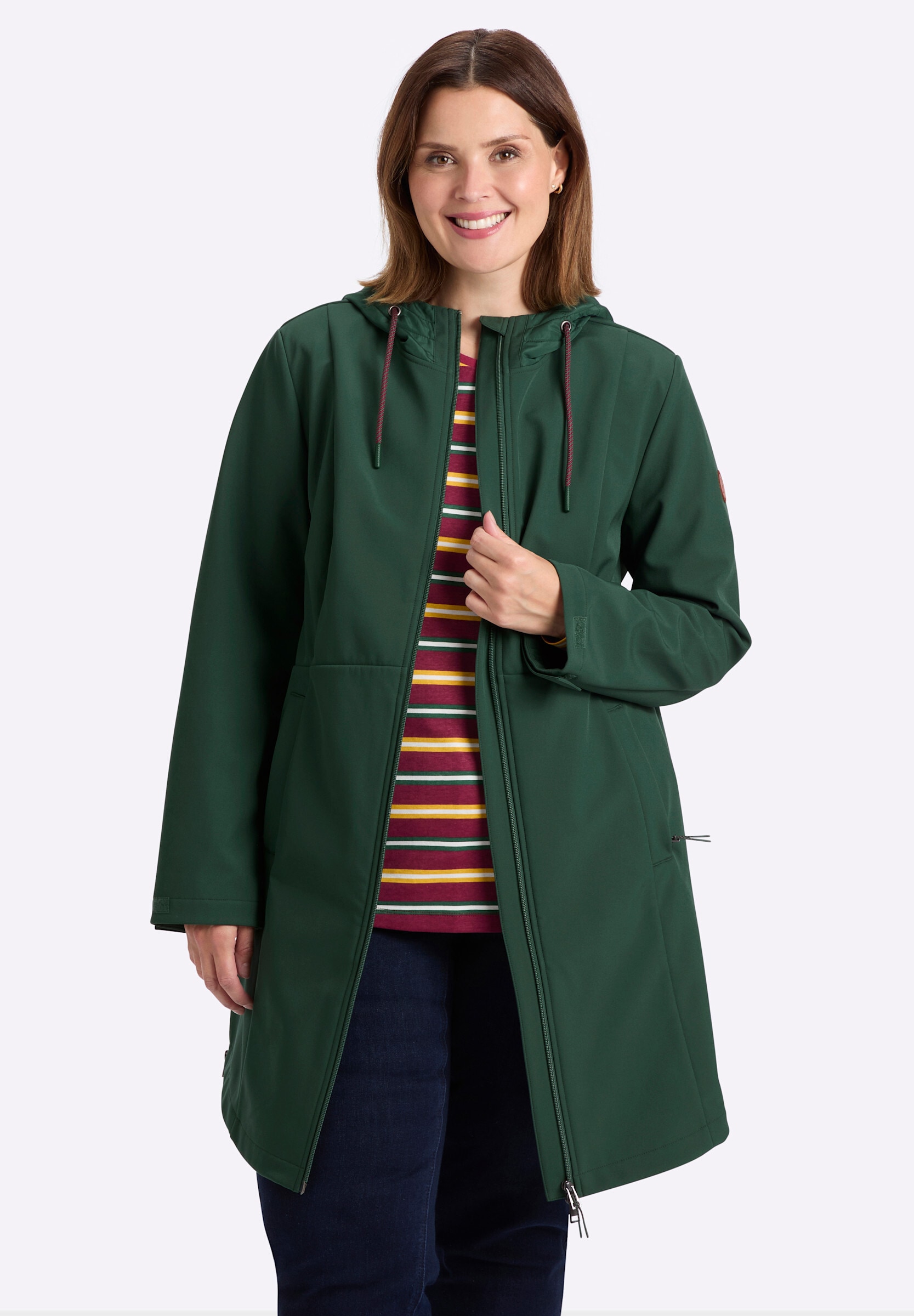 Sheego Softshelljacke »Softshell-Jacke Softshelljacke mit regulierbaren Seitenschlitzen« mit Kapuze