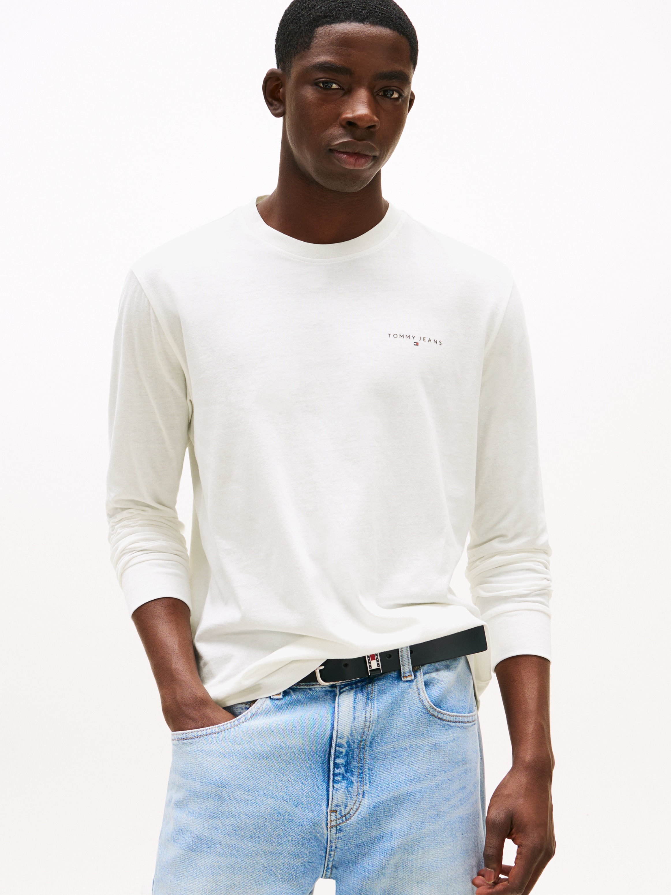Tommy Jeans Langarmshirt »TJM SLIM CHEST LINEAR LS TEE EXT« Mit Rundhalsausschnitt