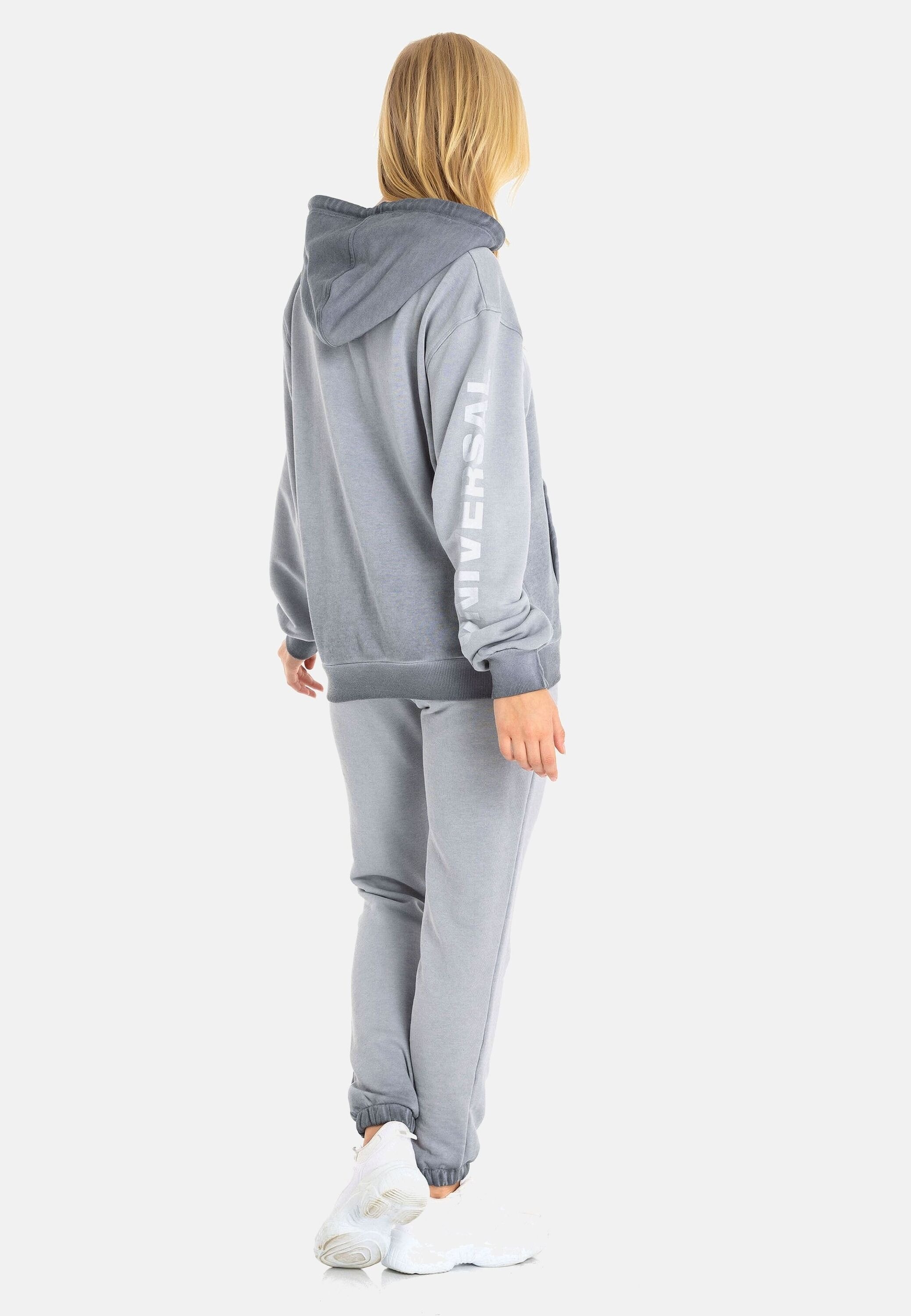 Cipo & Baxx Trainingsanzug »Cipo & Baxx Trainingsanzug« 2 im modischen Design, WLR148