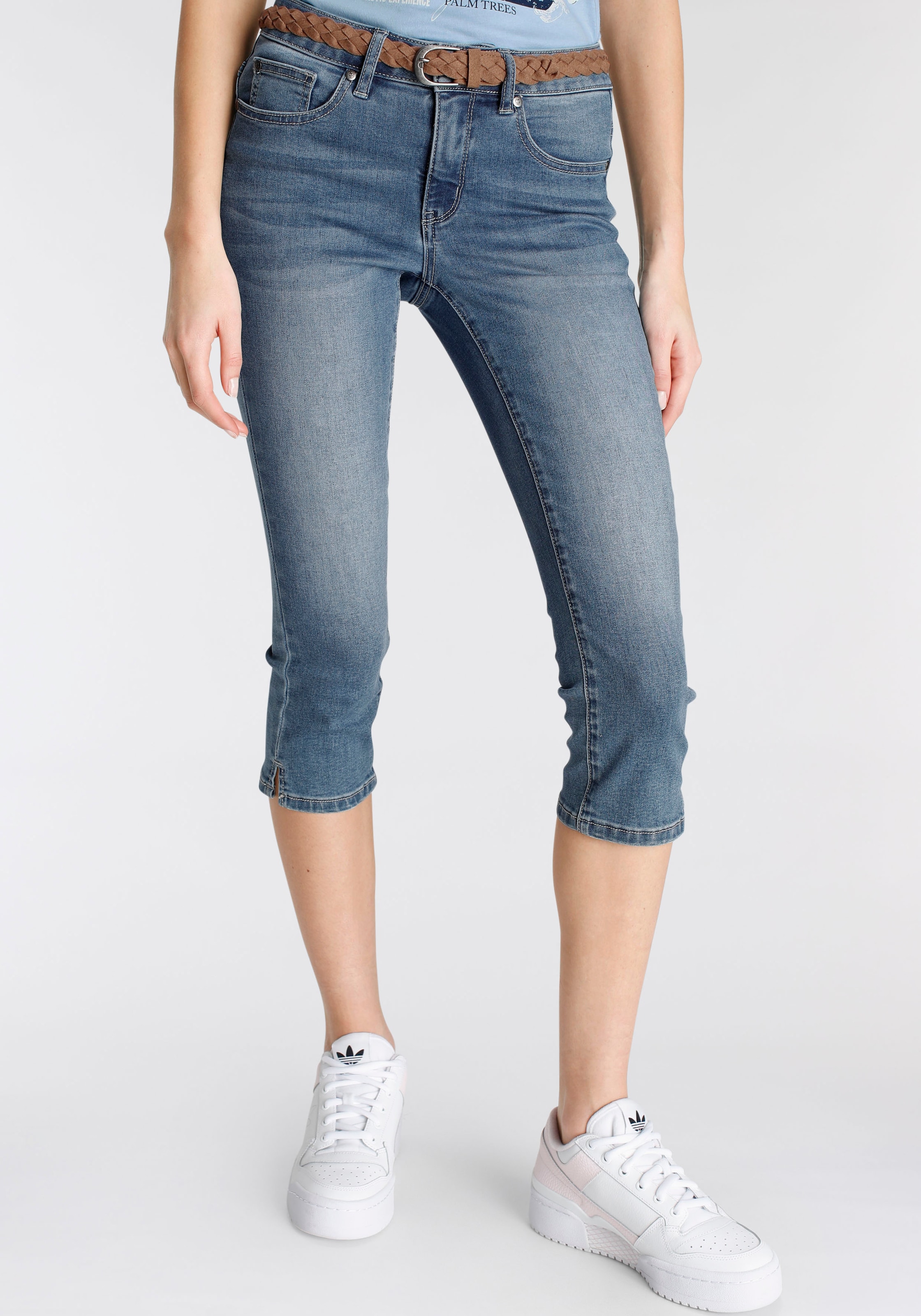 DELMAO 3/4-Jeans, (Set, 2 tlg., mit Gürtel), mit modischem Flechtgürtel  inklusive ---NEUE MARKE! bei ♕ | Jogger Pants