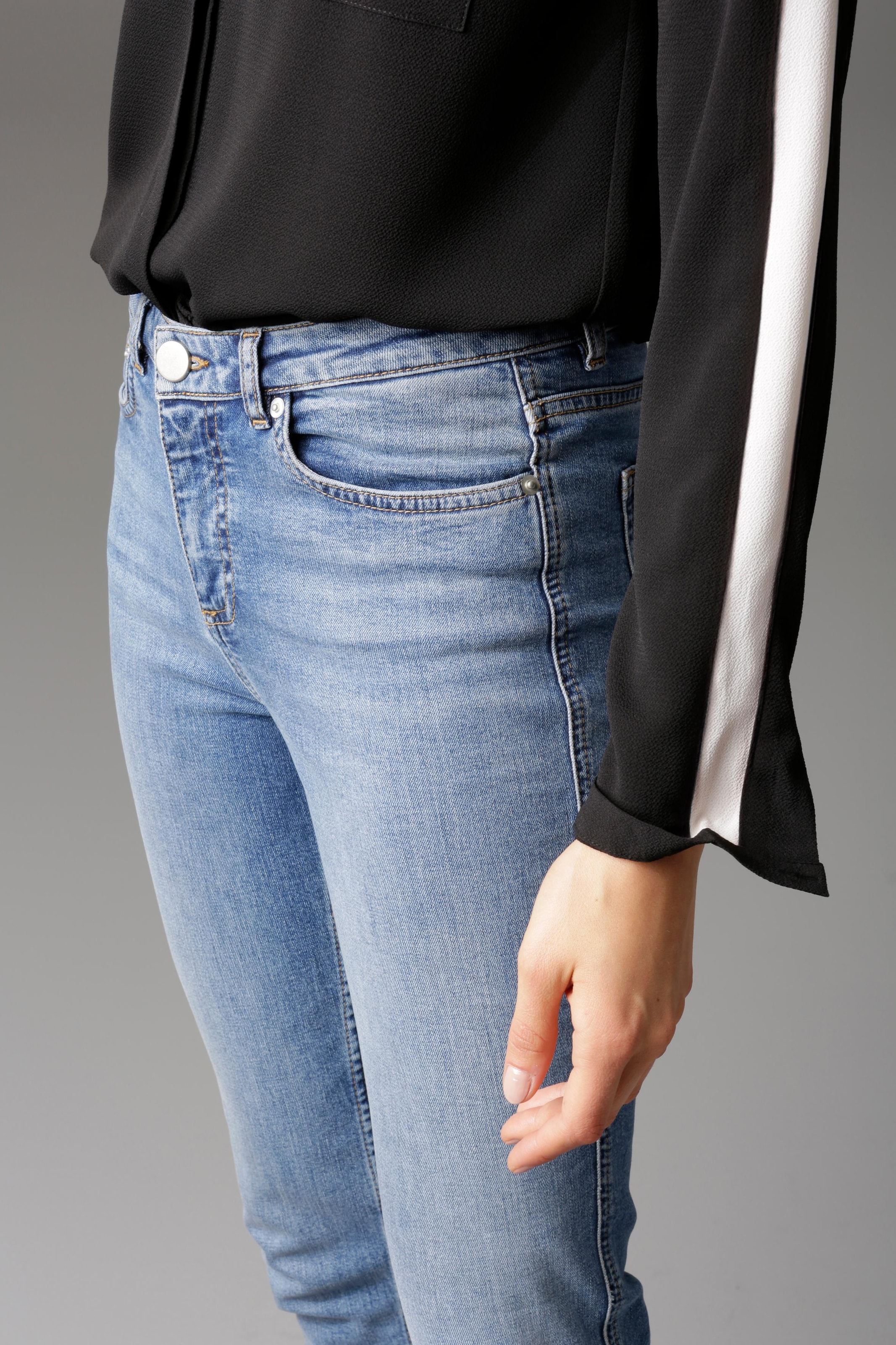 Aniston CASUAL Slim-fit-Jeans, regular Waist ♕ bei