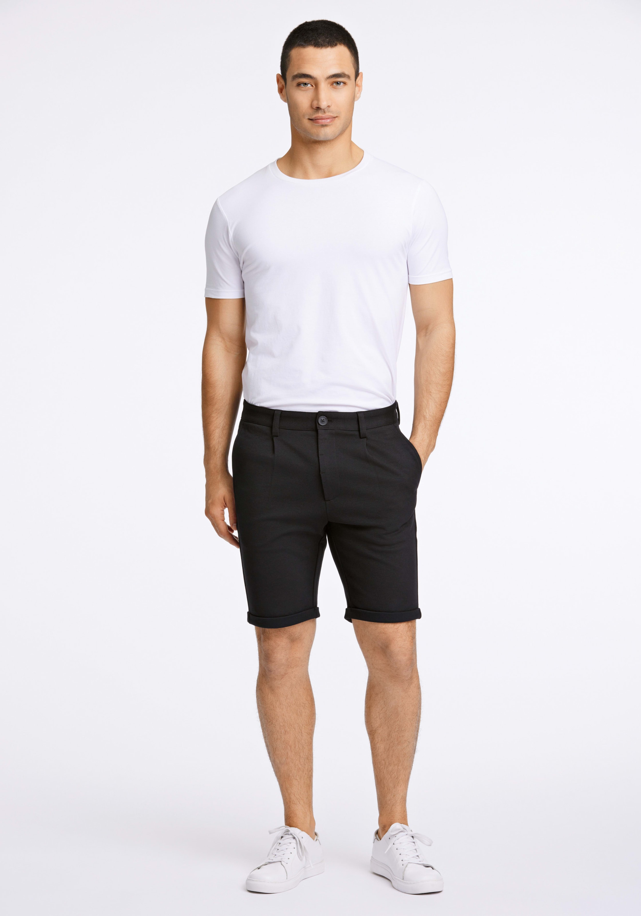 LINDBERGH Chinoshorts  im Slim Fit und mit Viskose und Stretch