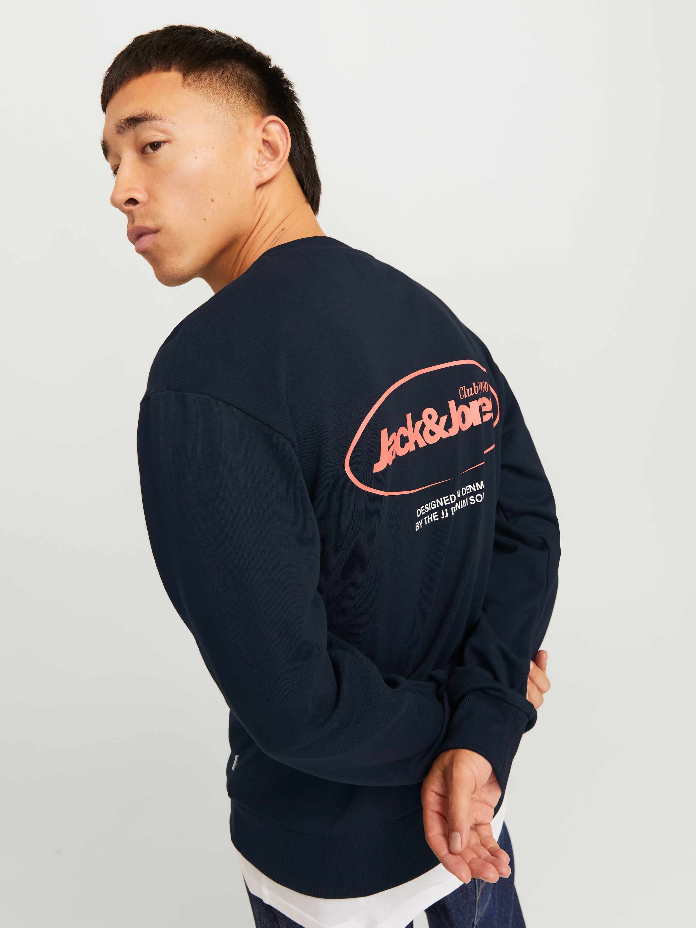 Jack & Jones Sweatshirt »JJEBRADLEY GRAPHIC SWEAT CREW NOOS«, mit Front und Back Print