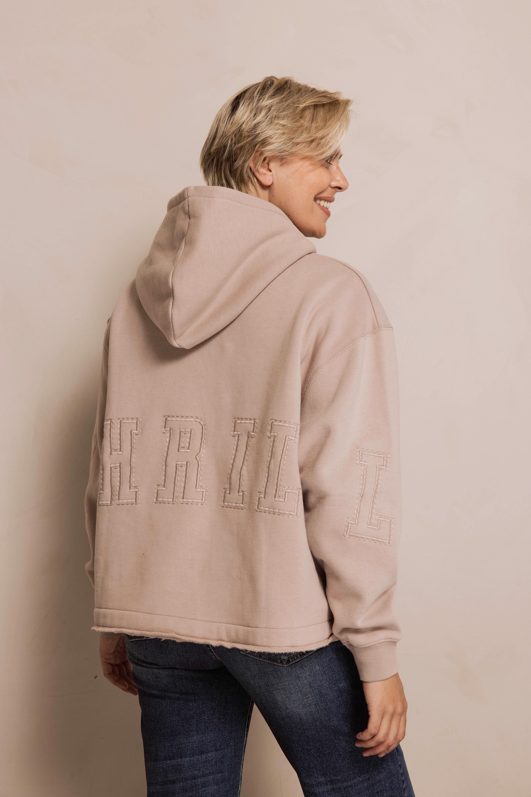 Zhrill Sweater »ZHJUNA«, mit großer Stickerei auf dem Rücken
