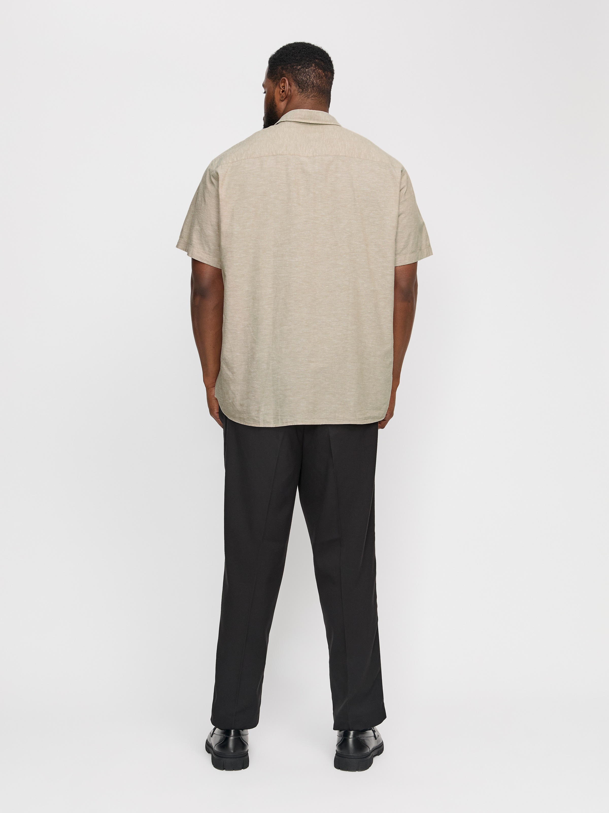 Jack & Jones PlusSize Kurzarmhemd »JJEBREEZE SHIRT SS SN PLS«, mit Hemdkragen