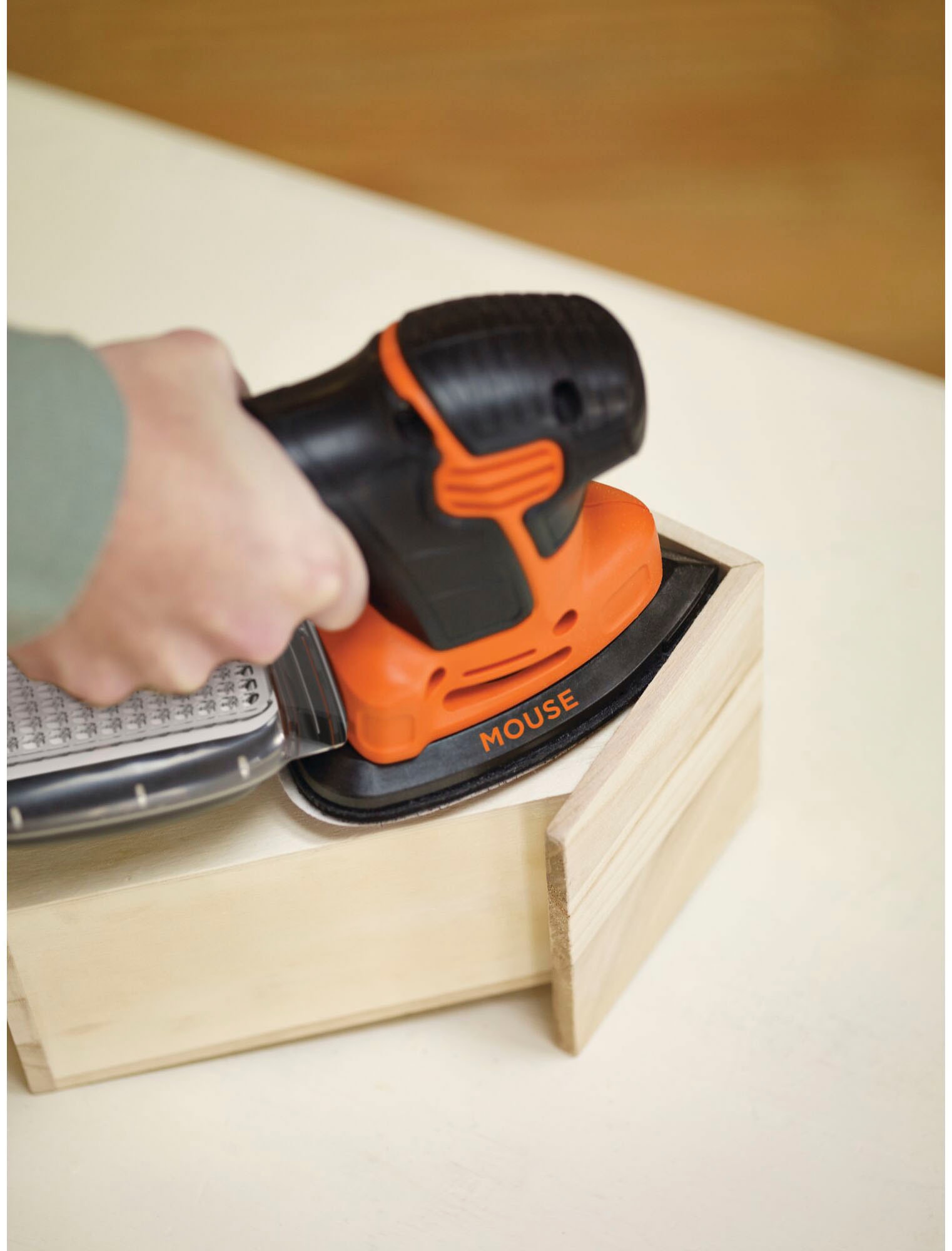 Black + Decker Deltaschleifer »120W Kompakt-Dreieckschleifer Mouse«, mit Fingerschleiferaufsatz und 3 x Schleifgitter