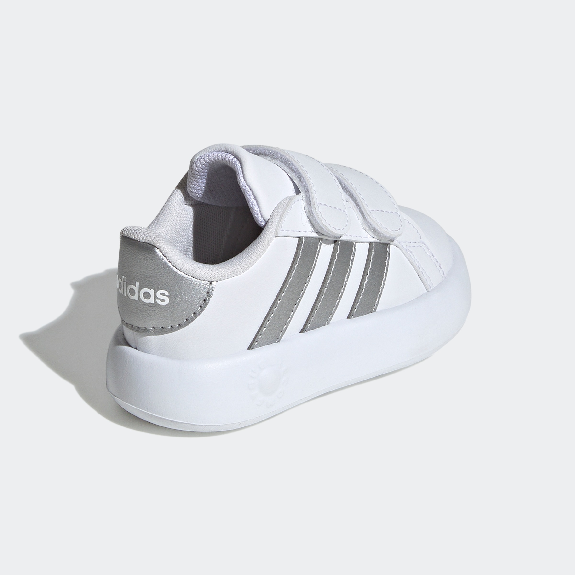 adidas Sportswear Klettschuh »GRAND COURT 2.0 KIDS«, Design auf den Spuren des adidas Superstar, für Kinder