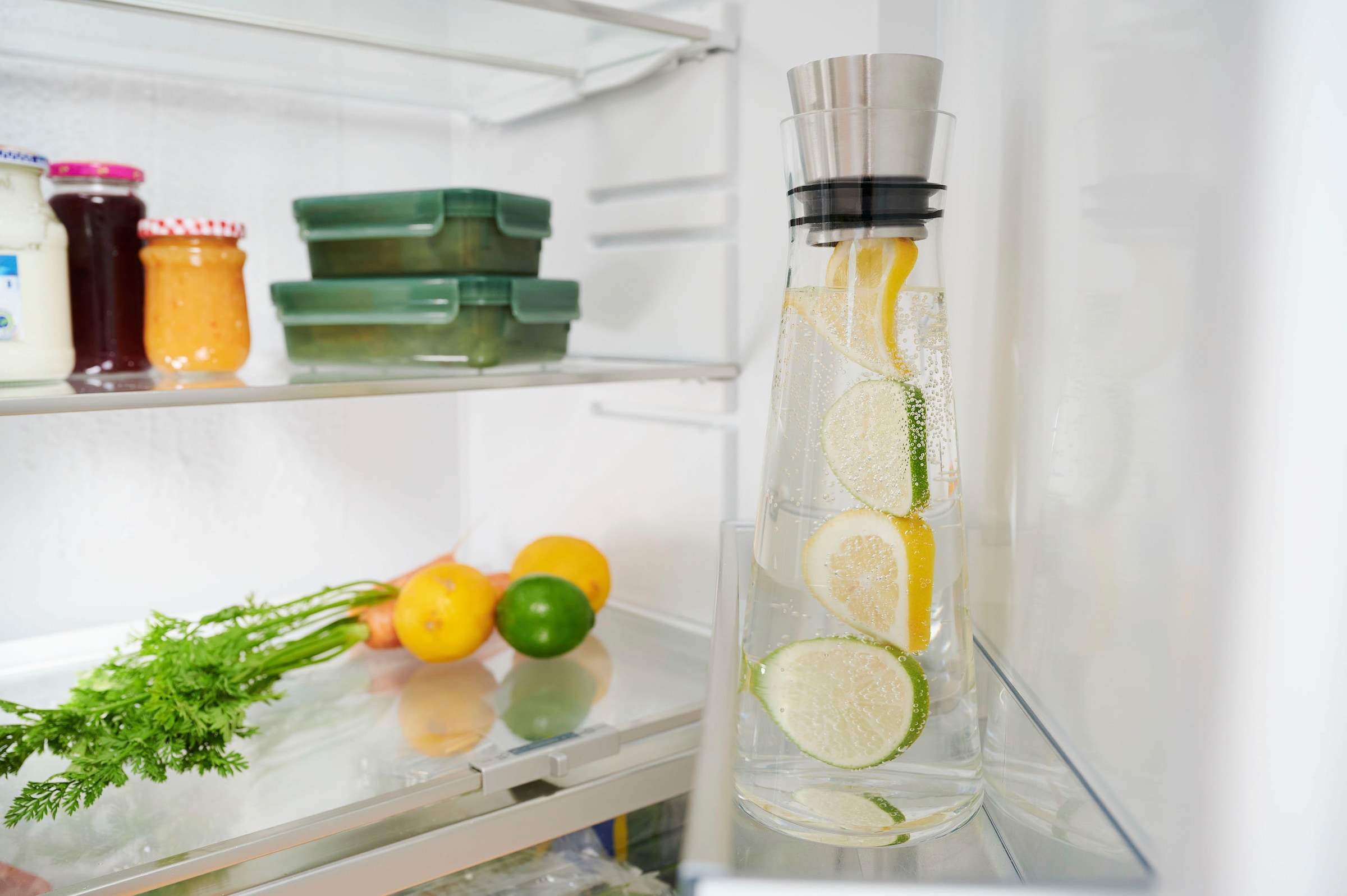 Emsa Karaffe »515675 Flow Slim«, automatische Verschlusskappe, Ausgießer, mundgeblasenes Glas, 1 L