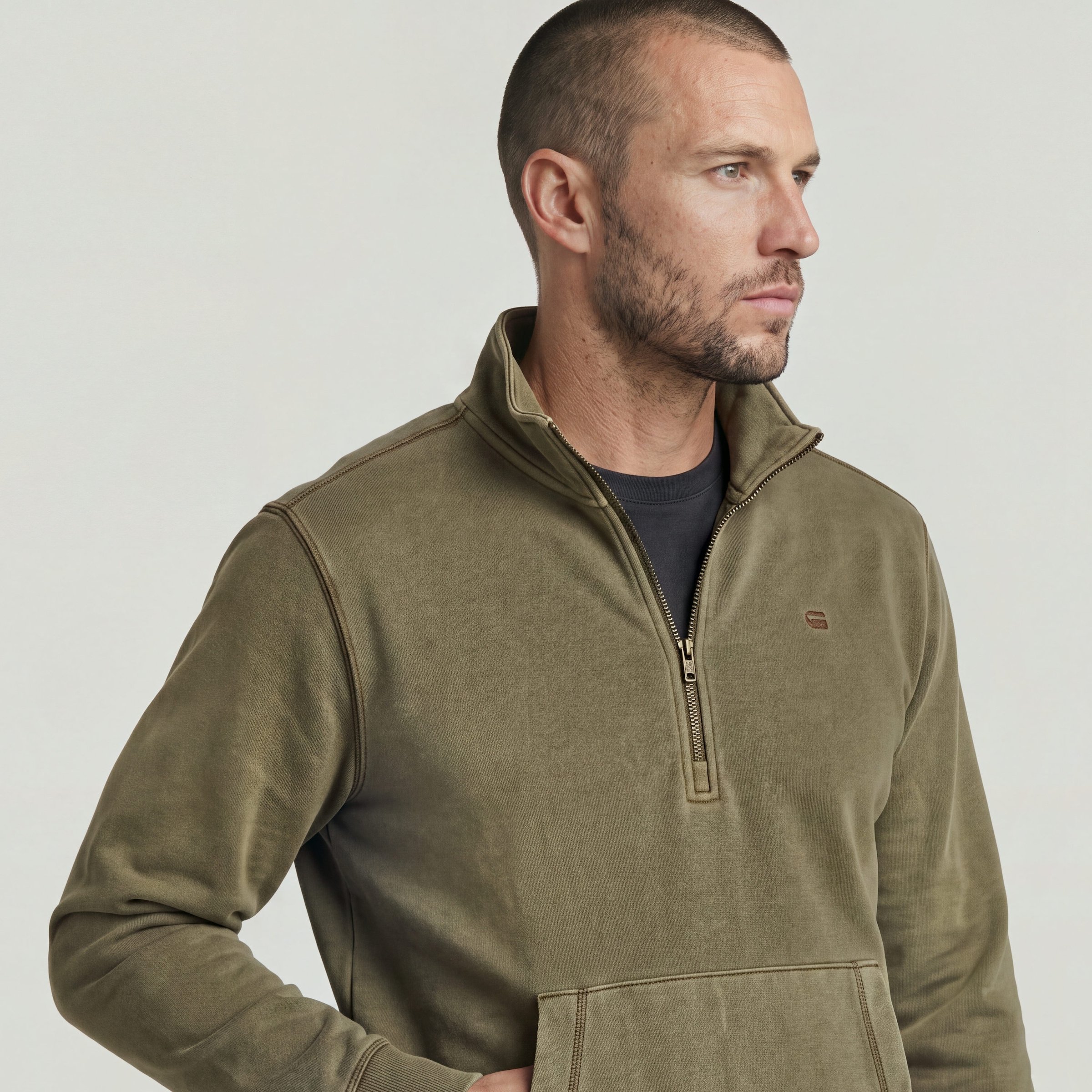 G-STAR Sweater »Modern washed half zip sw ls«, mit Kängurutasche, Logodetail

