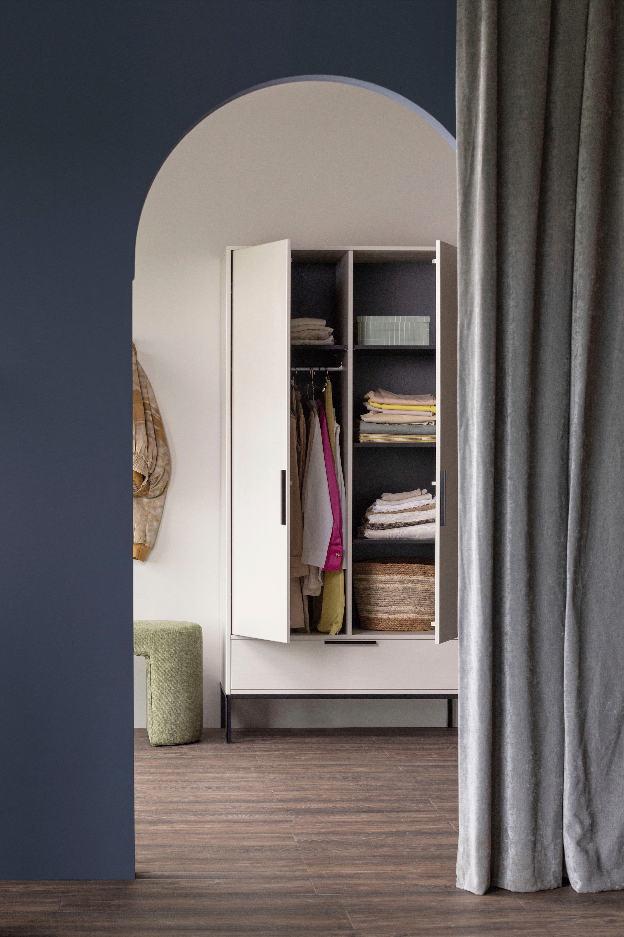 WOOOD Mehrzweckschrank »Adam FSC®-Kiefernholz mit Metallgestell H 200 x B 100 x T 53 cm« Tragkraft 15 kg pro Boden, Kleiderstange 10 kg, Einfach zu montierbar