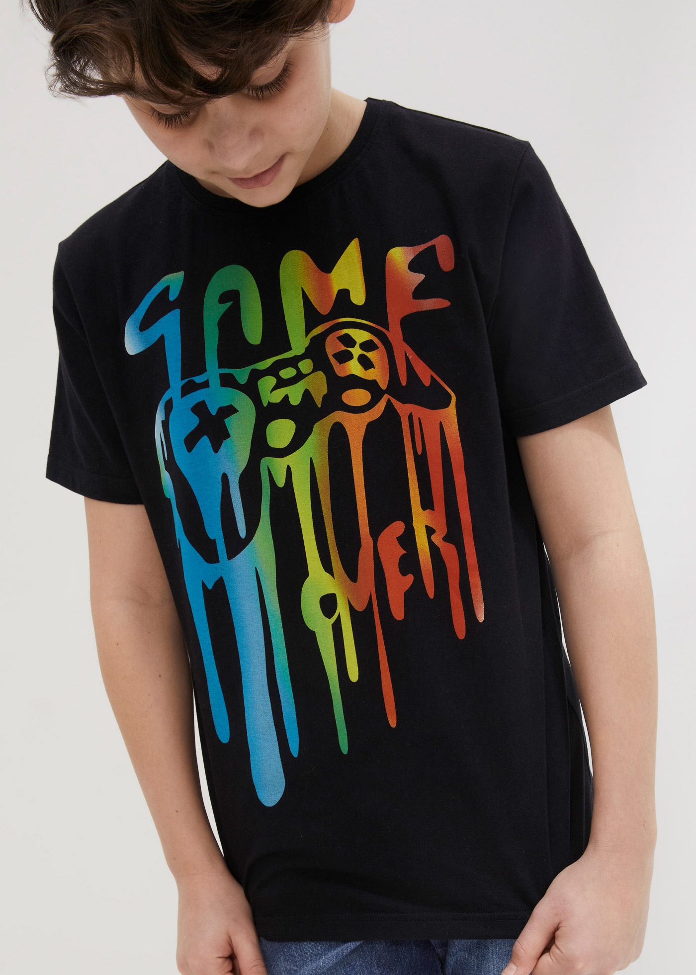 bonprix T-Shirt bequeme Passform, Kurzarm-Design, mit Gamer-Motiv, aus Baumwolle