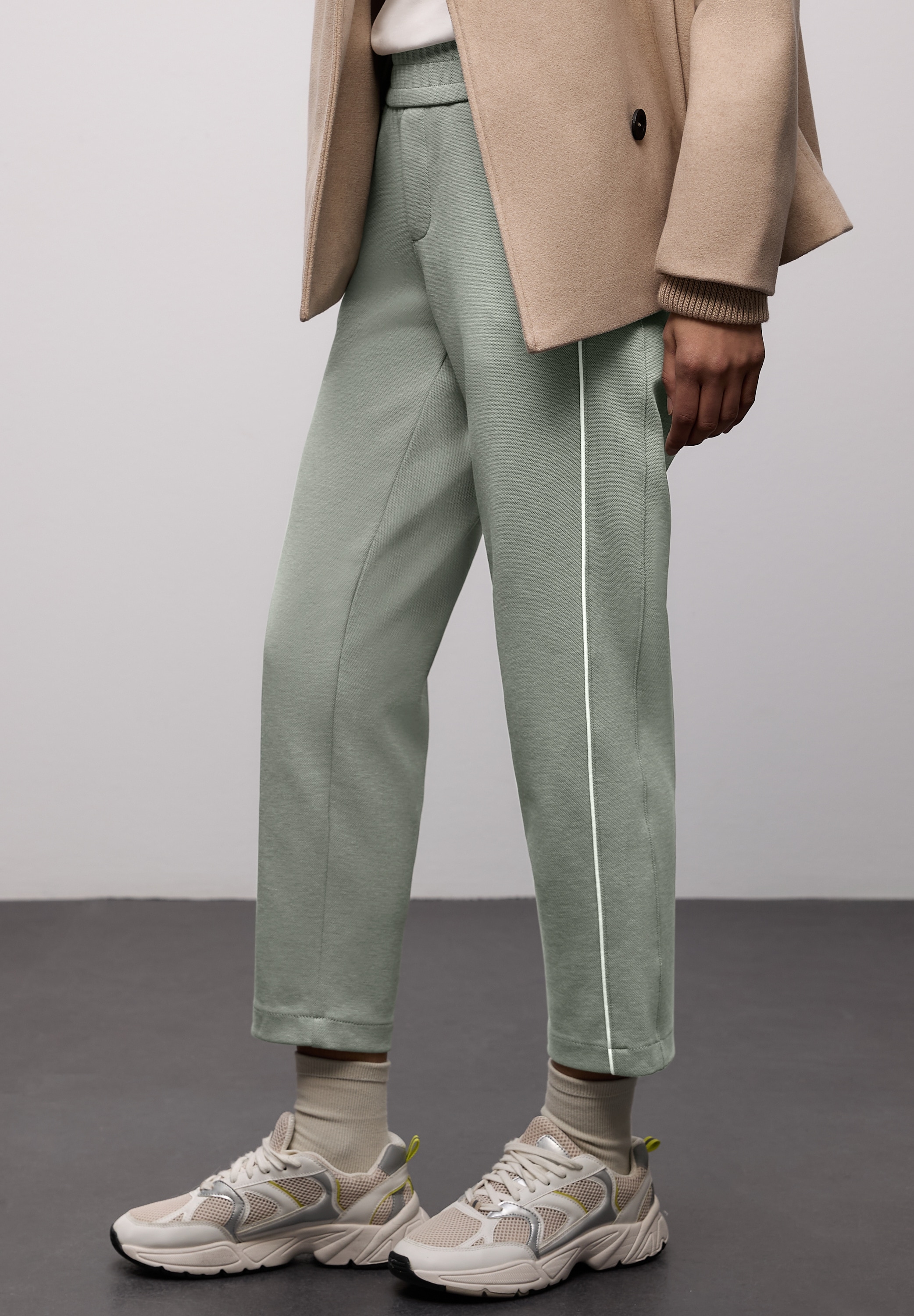 STREET ONE Stoffhose »Style Bonny Piqué«  mit Tape-Detail