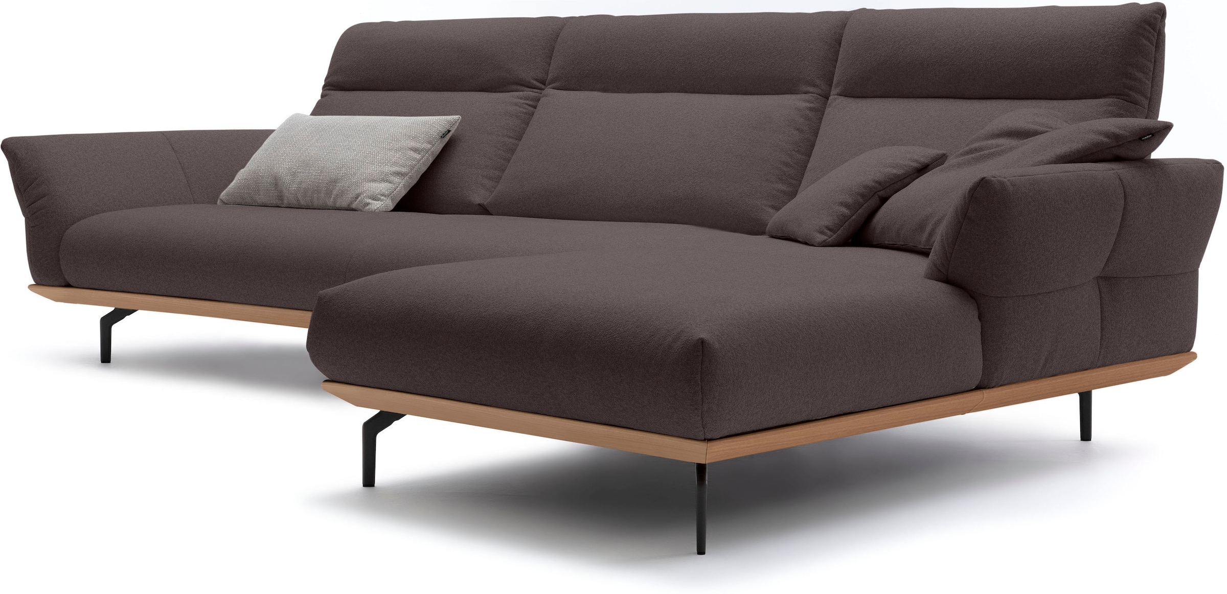 Creation BY ROLF BENZ Ecksofa »CR.460, Design-Sofa der Extraklasse, verstellbare Rückenlehne, L-Form« Sockel in Eiche, Winkelfüße in Umbragrau, Breite 338 cm