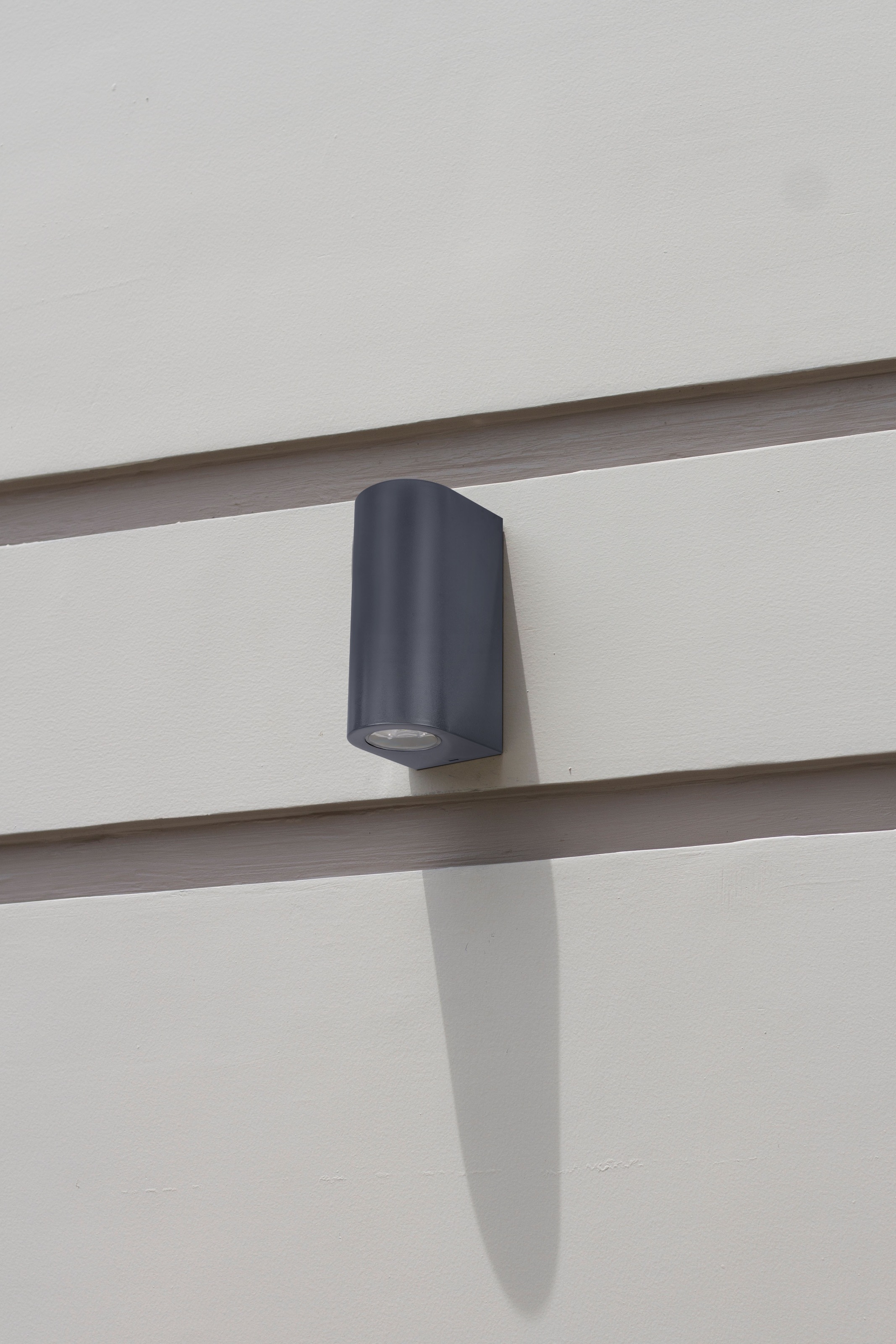 näve Außen-Wandleuchte »Alecto« GU10 1 Stk. zylindrische Form, schwarz, 2 x GU10 excl. Leuchtmittel, H: 15,5cm