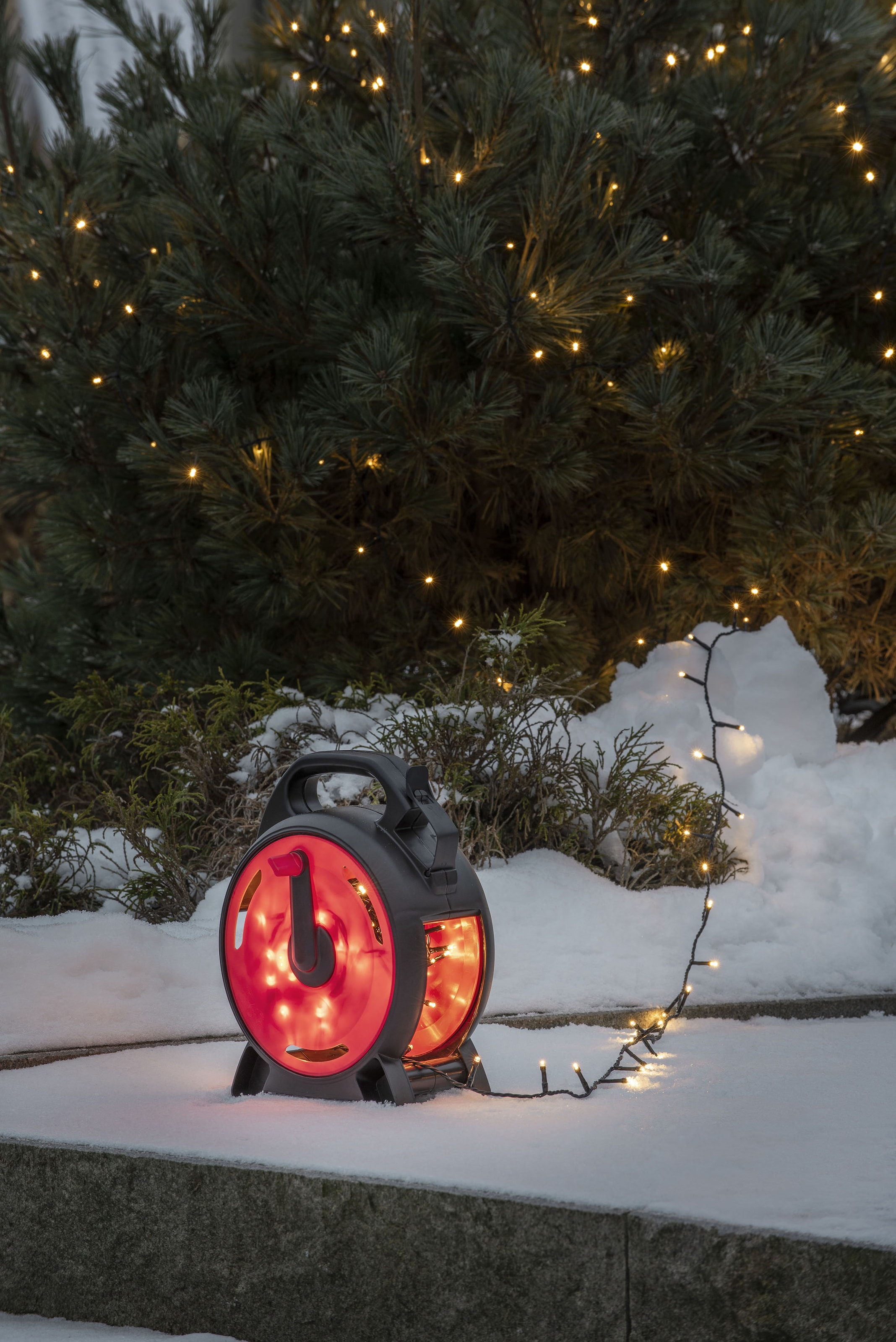 KONSTSMIDE LED-Lichterkette »Weihnachtsdeko aussen«, 200 Micro weiße warm Kabelaufroller, 200 bestellen Dioden bequem mit LED schwarz-rot, St.-flammig
