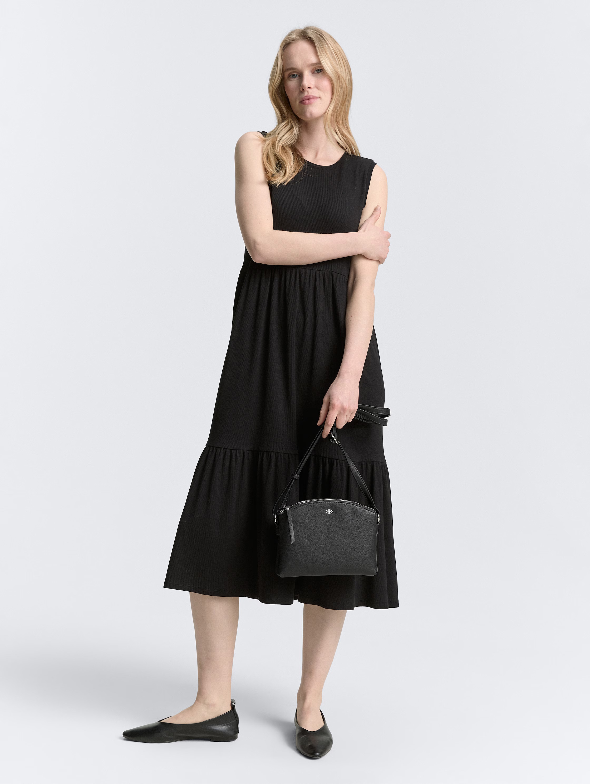 TOM TAILOR Umhängetasche »Roma« aus fein genarbtem Lederimitat, modisch schlicht