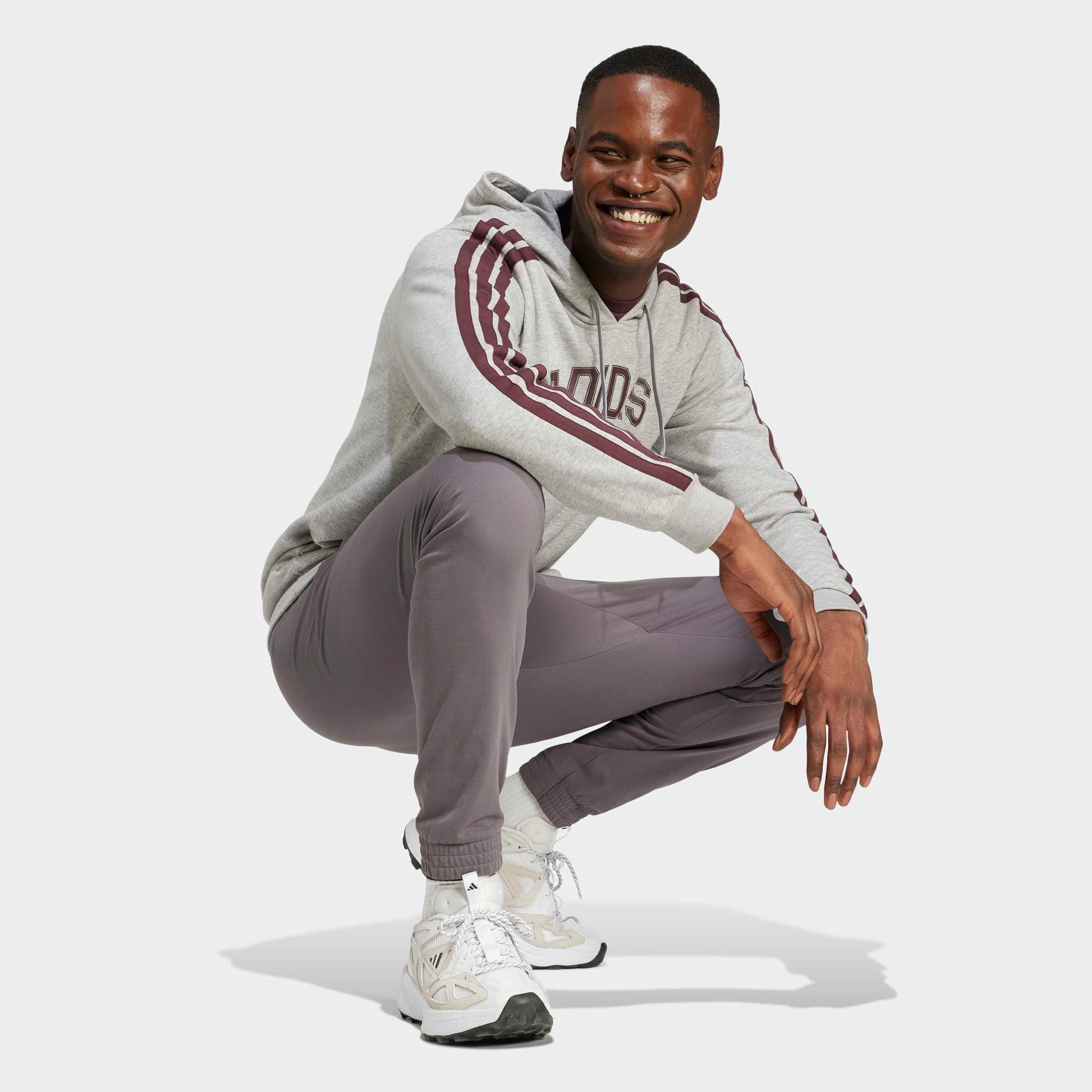 adidas Sportswear Kapuzensweatshirt »CODES COLLEGIATE GRAPHIC HOODIE«

