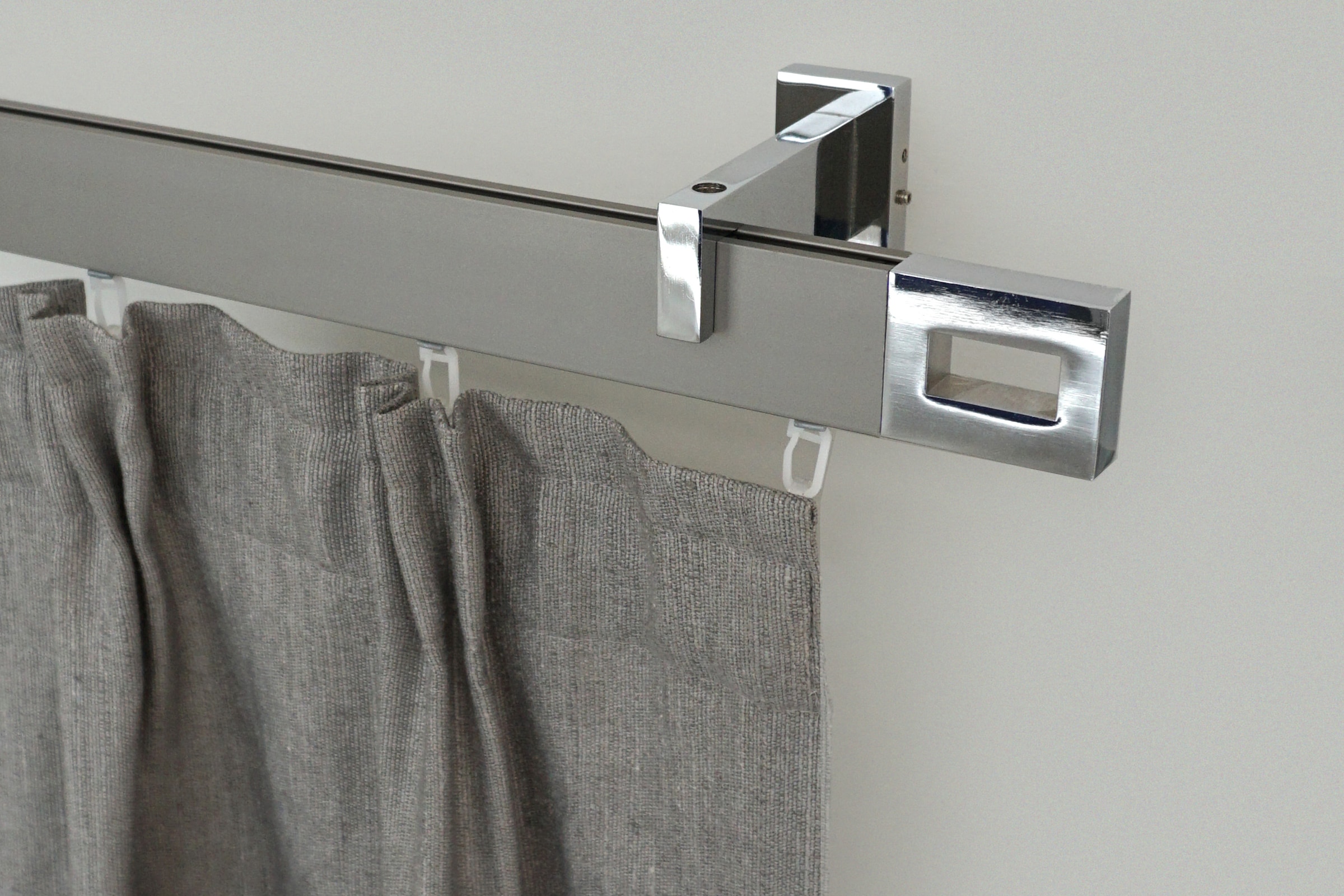 GARESA Gardinenstange »FLAT«, 1 läufig-läufig, Wunschmaßlänge, Rechteckprofil, Wandmontage, perfekter Lauf, modern, verlängerbar