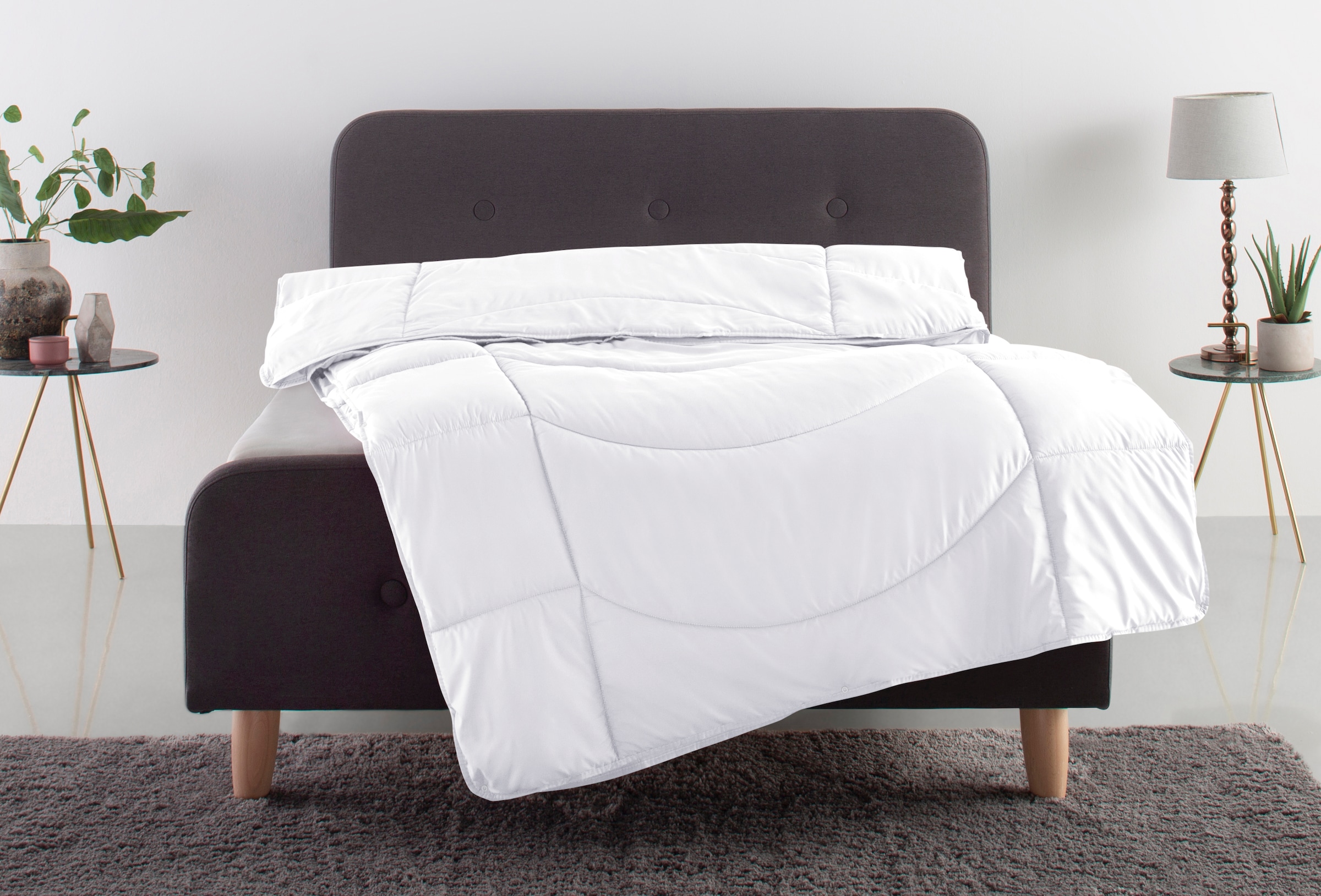 OTTO home Microfaserbettdecke "Microlux, Bettdecke 135x200 cm und Übergrößen bis 240x220cm" 4-Jahreszeiten Füllung Feuchtigkeitsregulierende 3D Klimafaser (Polyester) 1 Stk. tlg. fest versteppter Bezug - keine Bettwäsche nötig, Sommer, Winter