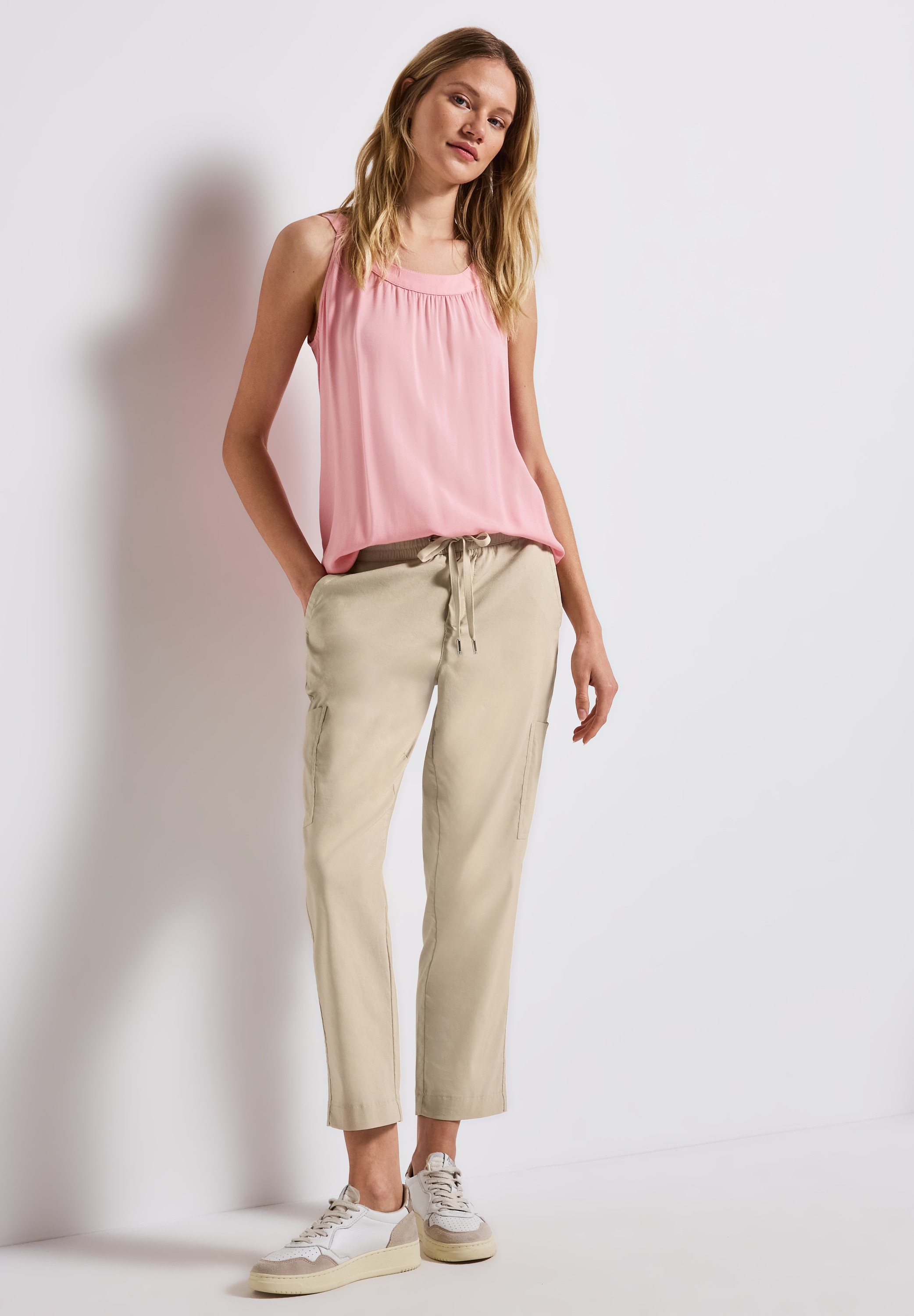 STREET ONE Stoffhose »Style Bonny«, Sommerhose mit elastischem Bund mit Tunnelzug