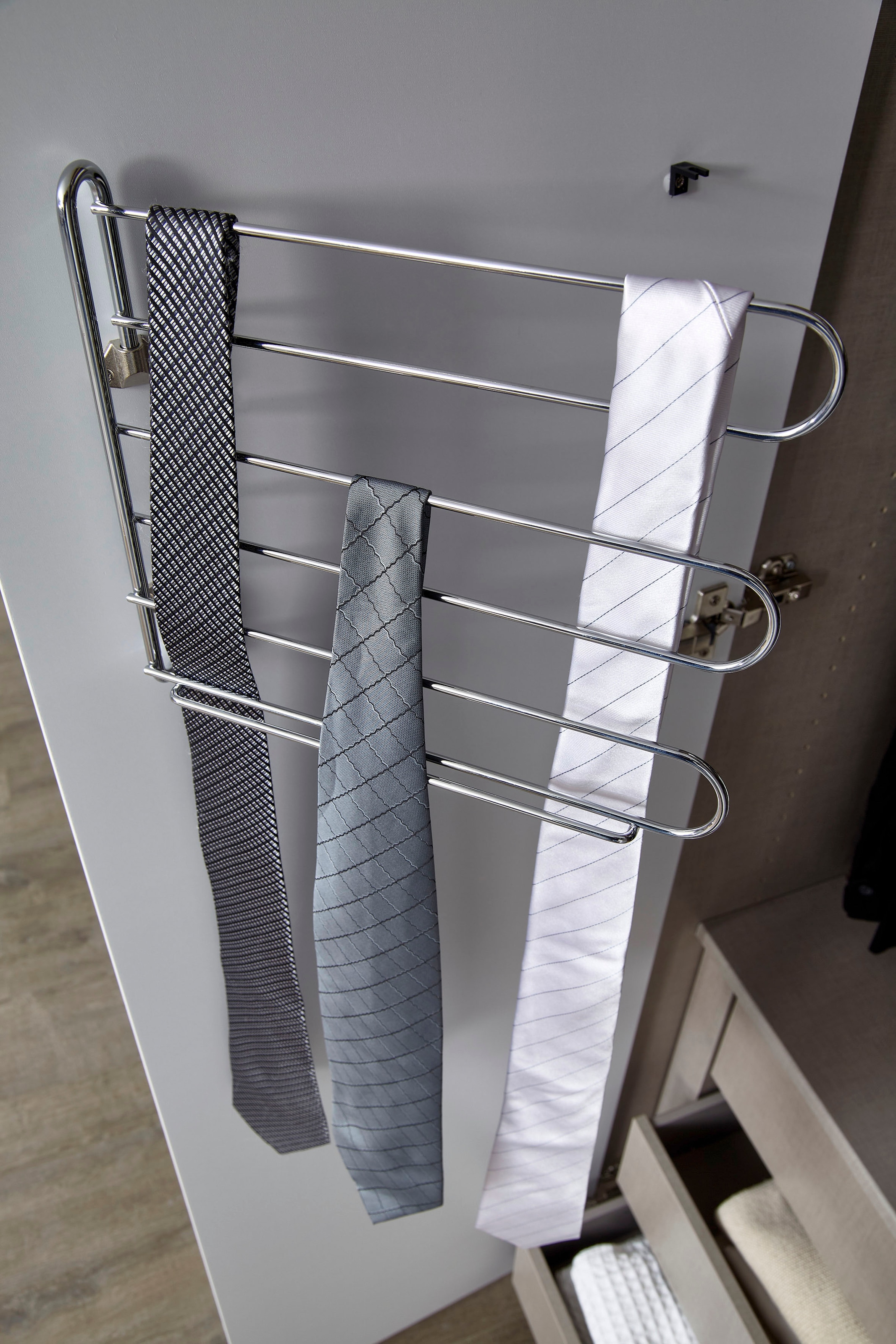 rauch Drehtürenschrank »Kleiderschrank Schrank Garderobe Wäscheschrank PURISMA Glasfront« in den Breiten 151/201/251/301 cm, inkl. SOFT-CLOSE-FUNKTION,  schlichte Eleganz, mit umfangreicher Innenausstattung MADE IN GERMANY