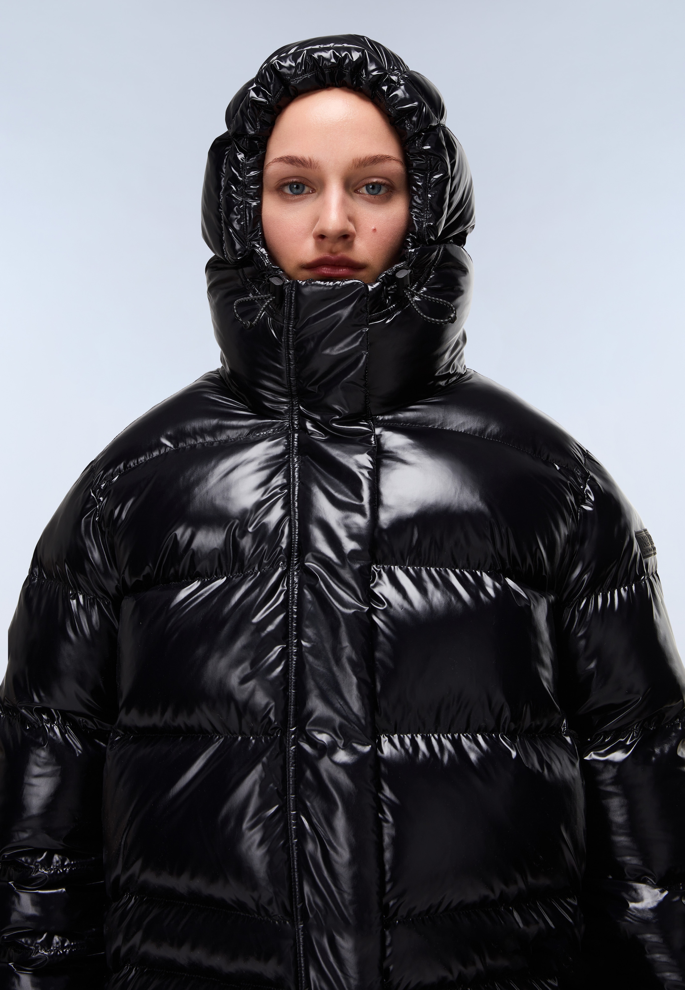 Napapijri Steppjacke mit Kapuze unifarbenes Design, aus Polyamid und Polyurethan, mit Polyesterfutter